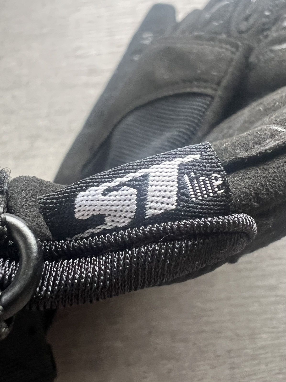 Jun Takahashi UNDERCOVER x ST Line Gloves Size ONE SIZE - 4 Thumbnail