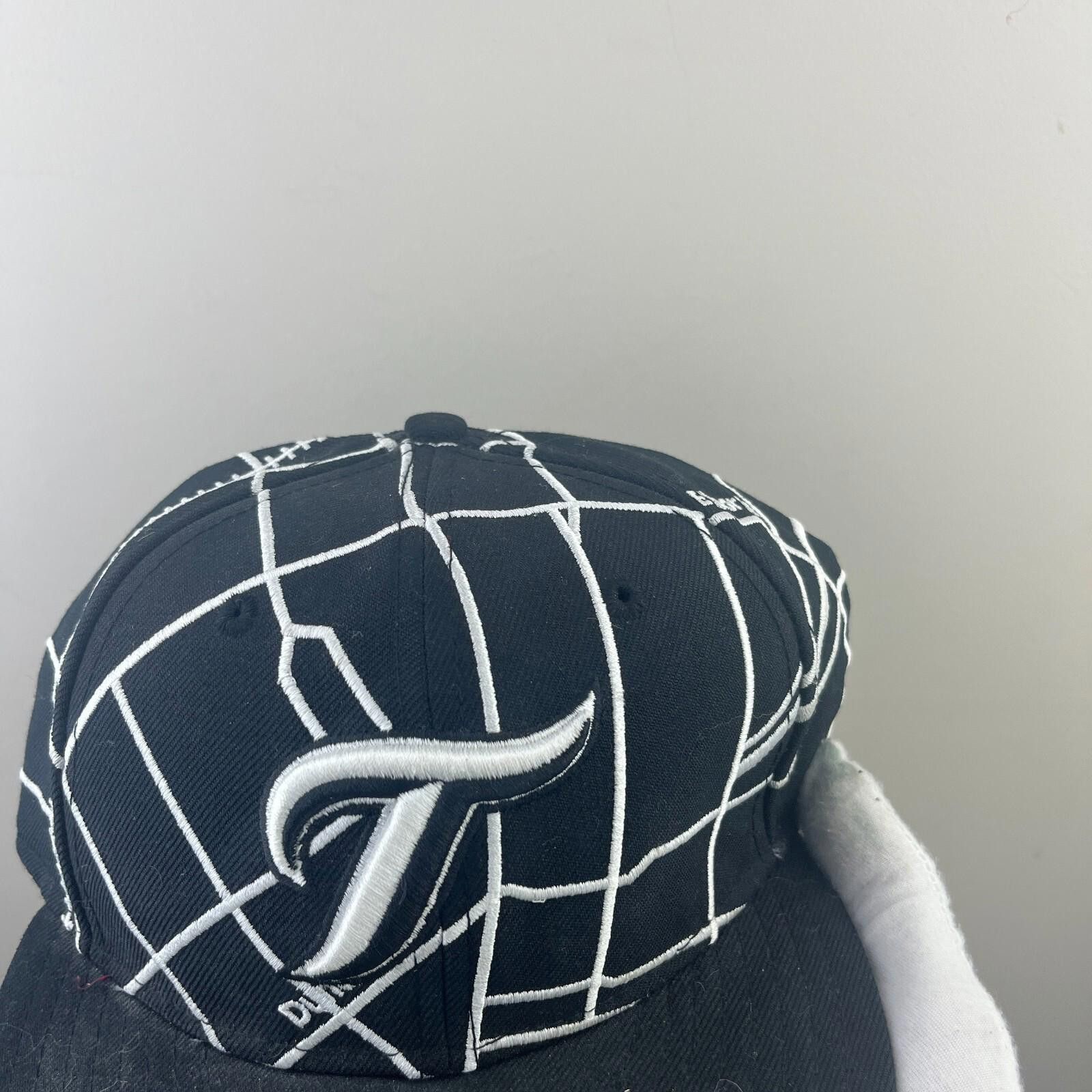 New Era Toronto Blue Jays Map New Era Fitted Hat Size 7 1/4 rare Size ONE SIZE - 2 Thumbnail