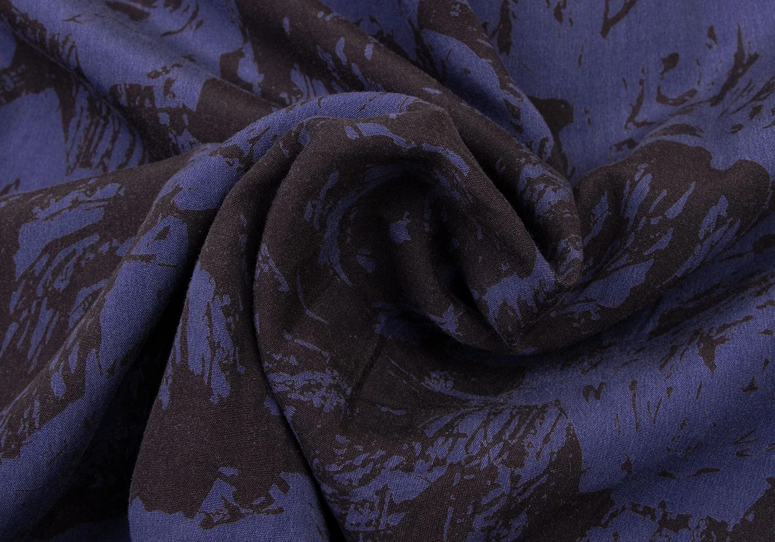 Issey Miyake Rayon Patterned Pullover Shirt in Blue and Black, Size M Size US M / EU 48-50 / 2 - 17 Thumbnail