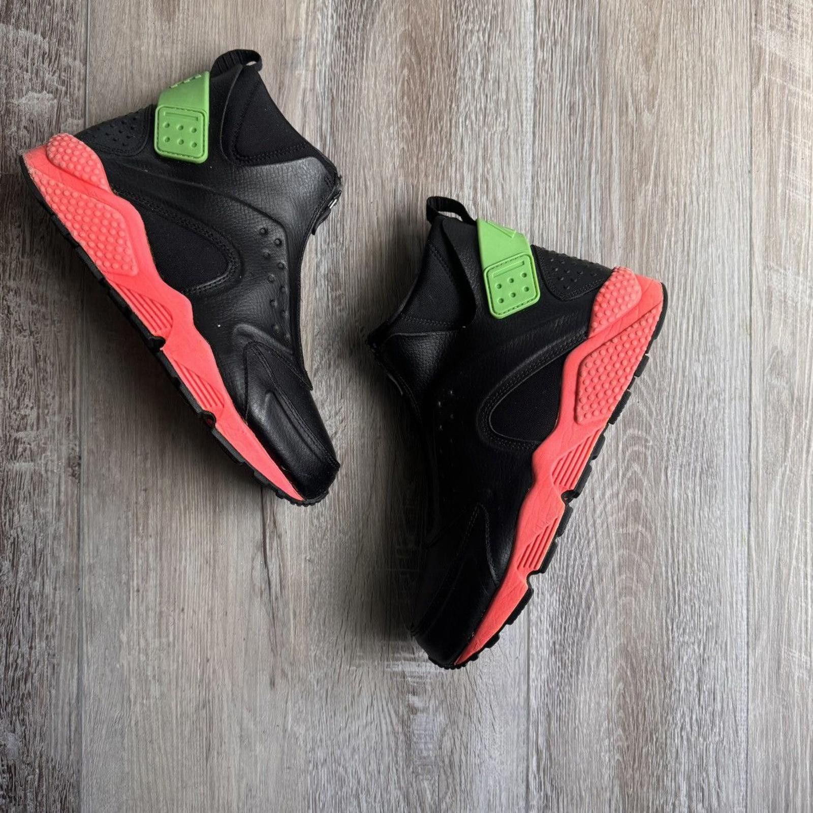 Nike NIKE • WMNS Air Huarache Mid (7.5M) Size US 7.5 / EU 40-41 - 9 Thumbnail