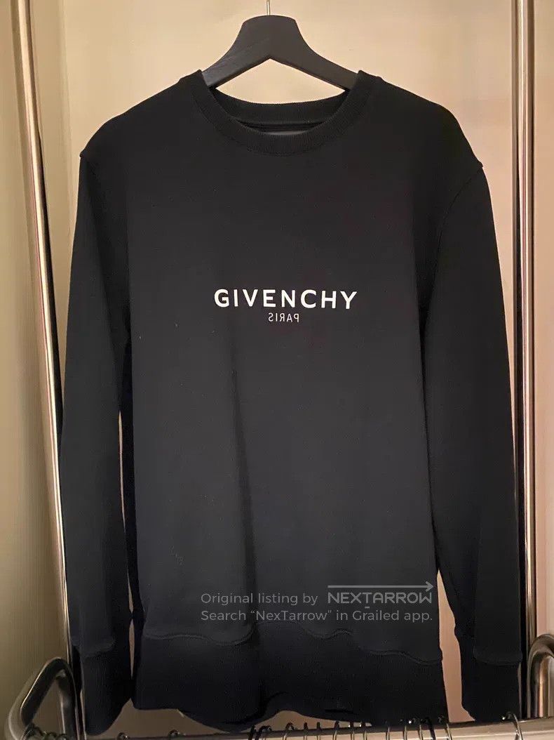Givenchy Givenchy Star Imprinted Clutch Size US S / EU 44-46 / 1 - 1 Thumbnail