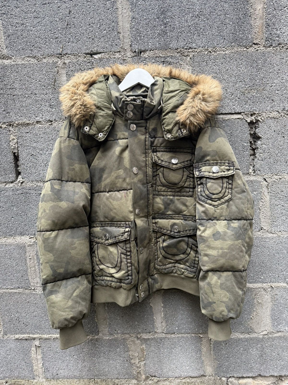 Supreme × True Religion Supreme True Religion Camo Puffer Jacket Size US L / EU 52-54 / 3 - 1 Thumbnail