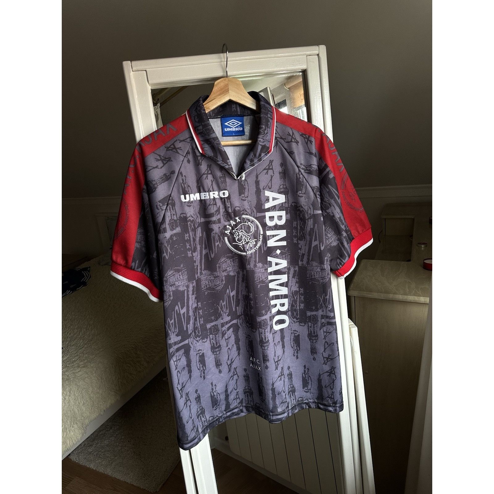 Umbro AJAX 1996 1997 AWAY SHIRT FOOTBALL SOCCER JERSEY UMBRO MENS Size US L / EU 52-54 / 3 - 2 Thumbnail