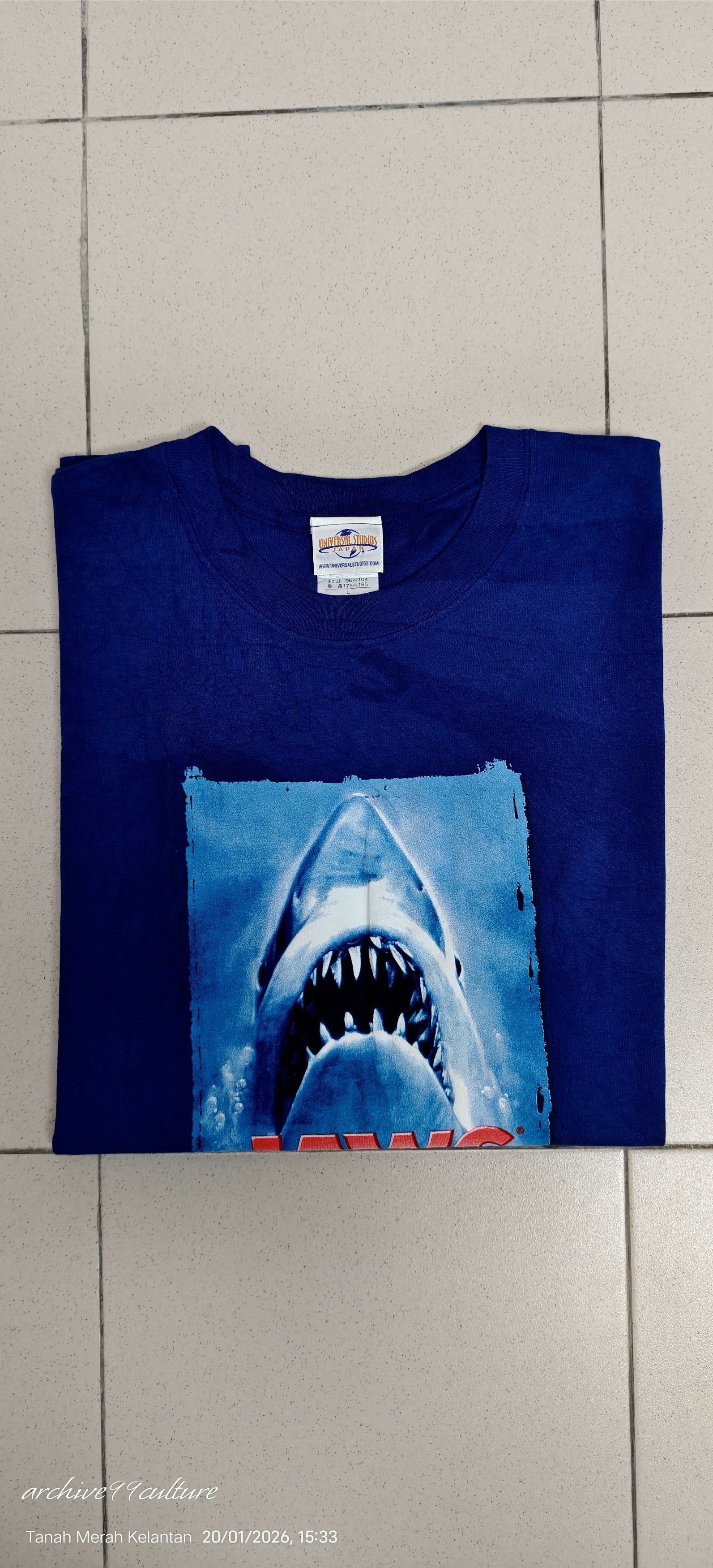 Universal Studios Vintage 2000 JAWS Movie Universal Studios Japan merch tee Size US L / EU 52-54 / 3 - 9 Thumbnail