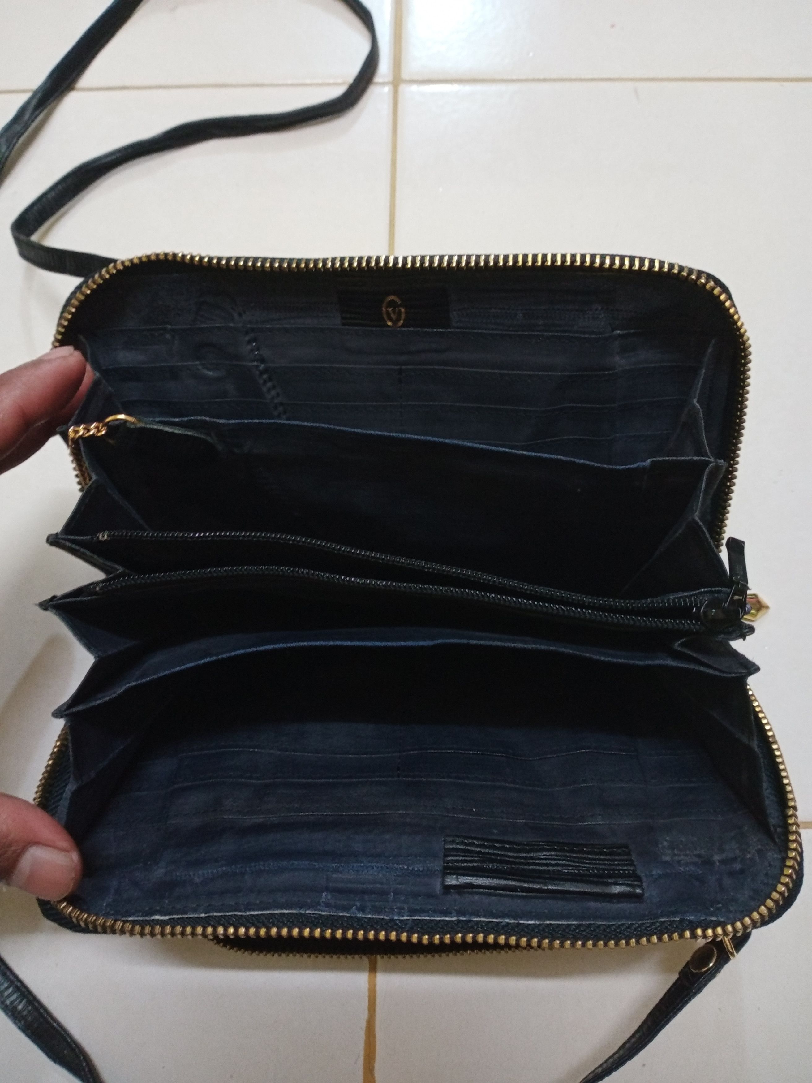 Gianni Valentino Rare Vintage Gianni Valentino 2in1 Wallet/Sling Bag Size ONE SIZE - 6 Thumbnail