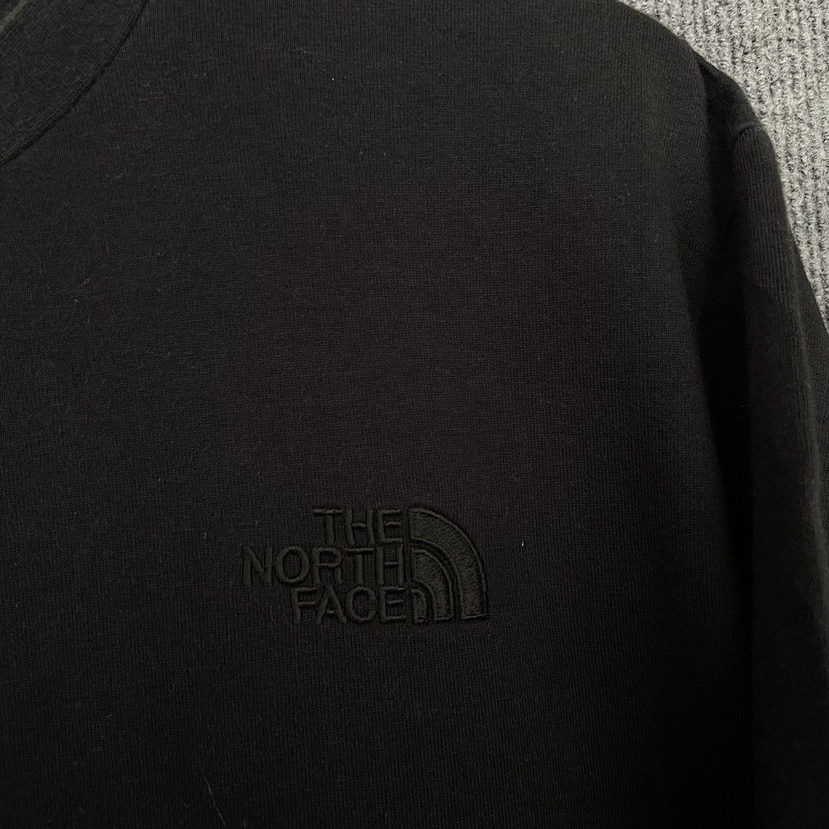 The North Face Vintage TNF Essentials T Shirt Black on Black Size US M / EU 48-50 / 2 - 2 Thumbnail