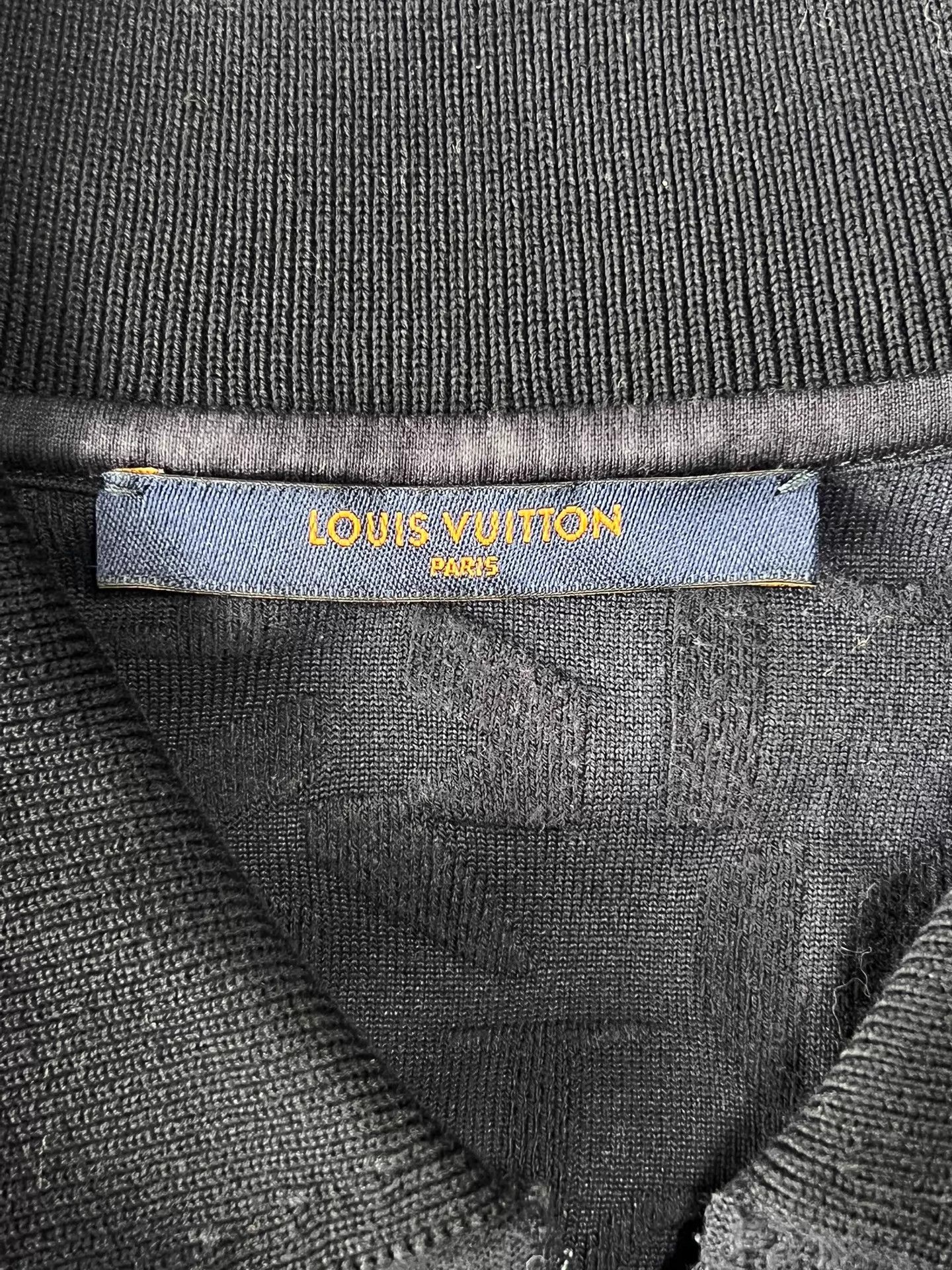 Louis Vuitton Louis Vuitton short-sleeve embossed navy L Polo Size US L / EU 52-54 / 3 - 5 Thumbnail
