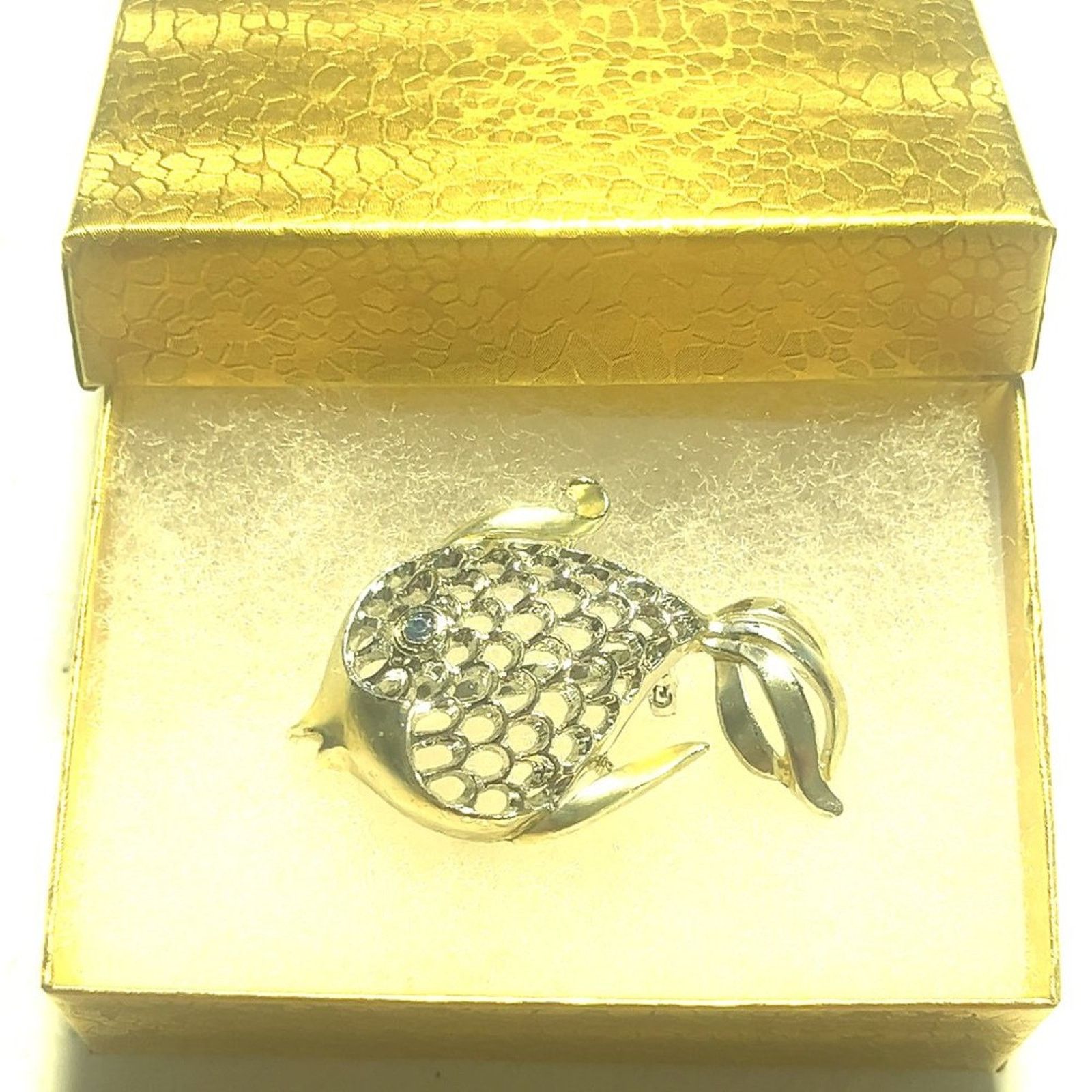& Other Stories Vintage - JJ Silvertone Scaled Fish Blue Rhinestone Brooch Size ONE SIZE - 5 Thumbnail