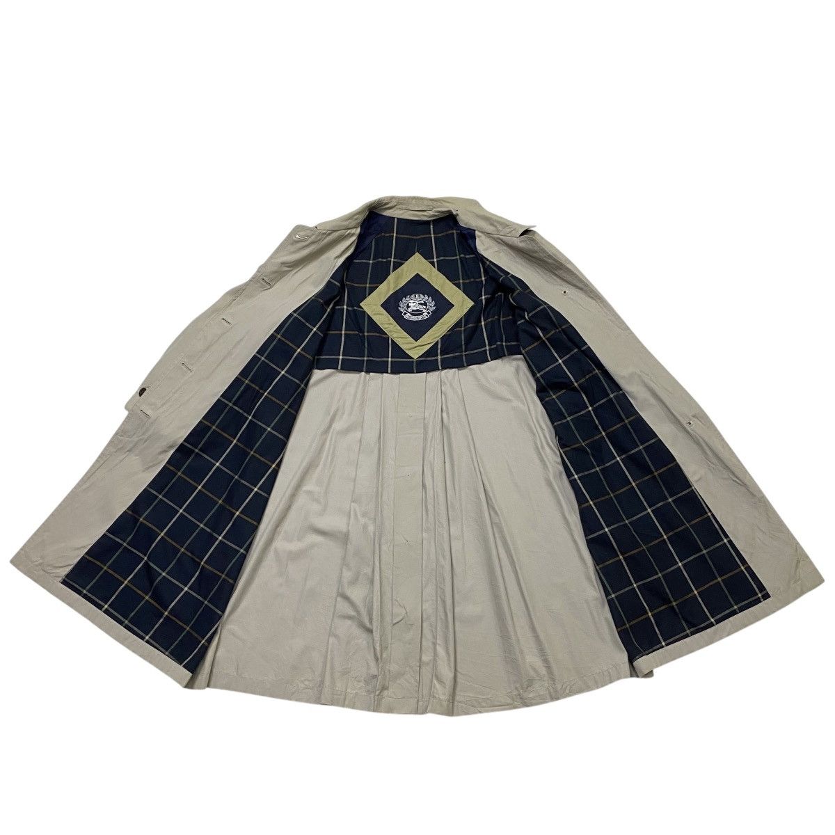 Burberry × Vintage Vintage Burberrys beige trenchcoat Size M / US 6-8 / IT 42-44 - 7 Thumbnail