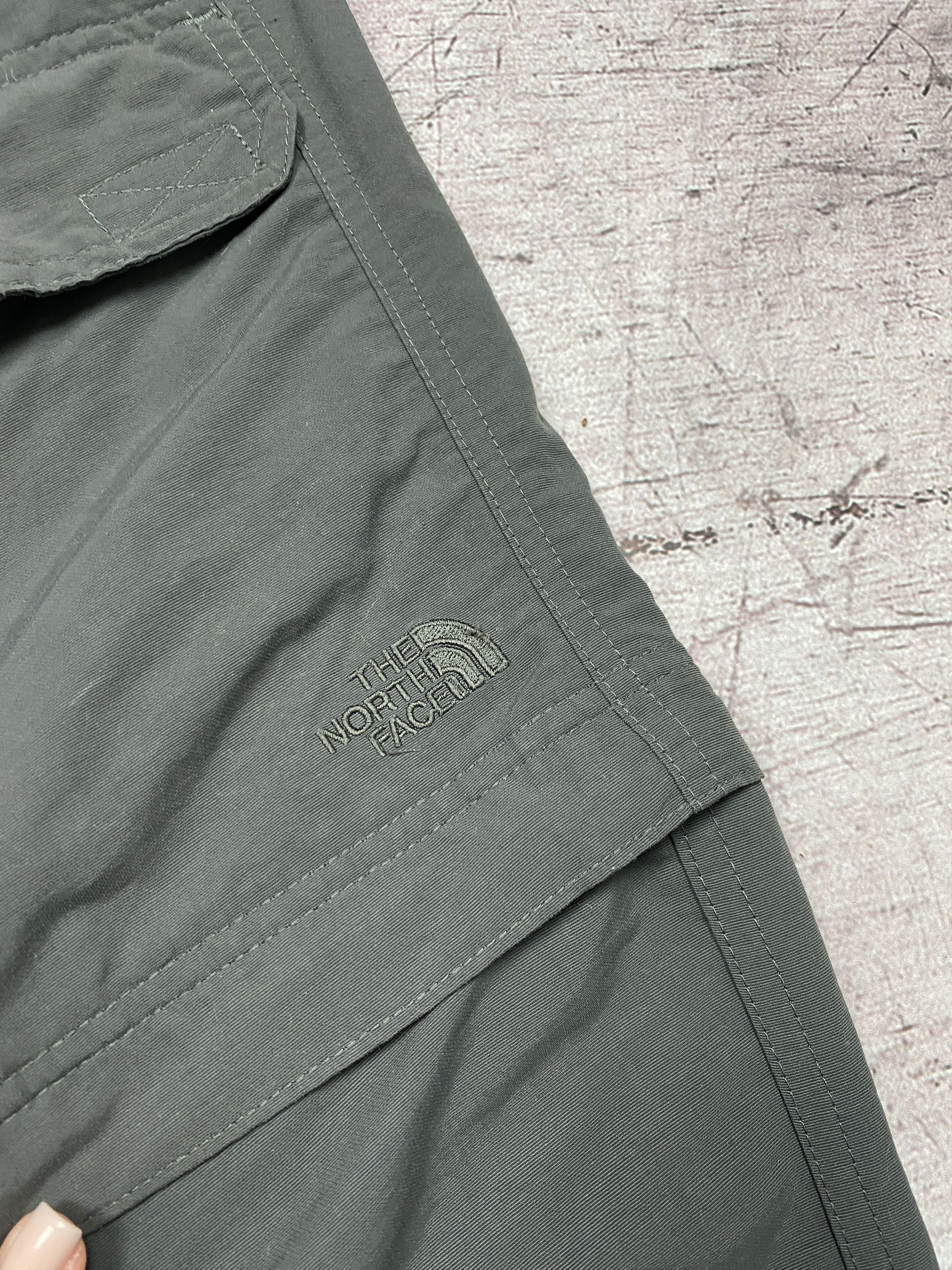 The North Face × Vintage The North Face Vintage Mens Outdoor Cargo Pants Y2K Shorts Size US 38 / EU 54 - 3 Thumbnail