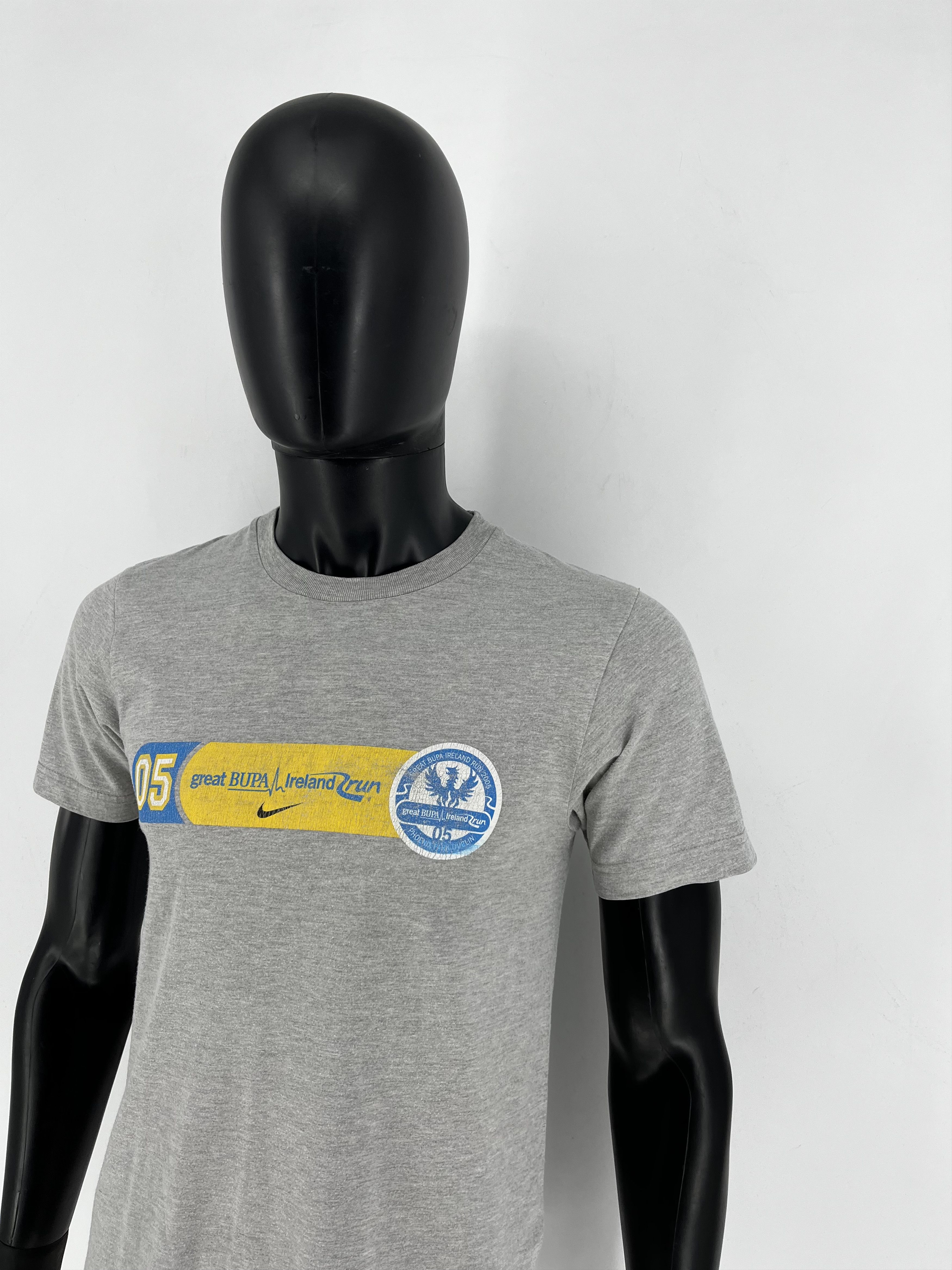 Other Vintage Y2K Nike Center Swoosh Logo T-Shirt Size S Size US S / EU 44-46 / 1 - 4 Thumbnail