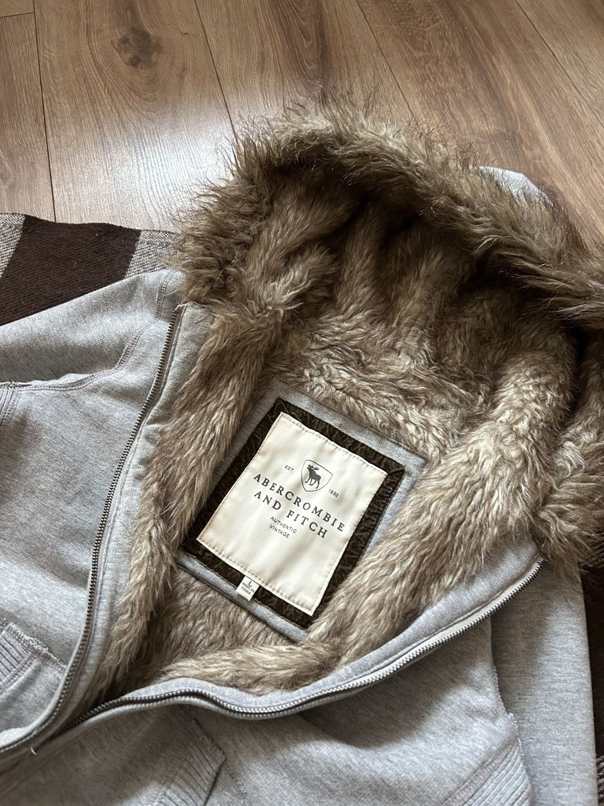 Abercrombie & Fitch Abercrombie & Fitch fur hoodies LGB If six was nine style Size L / US 10 / IT 46 - 3 Thumbnail