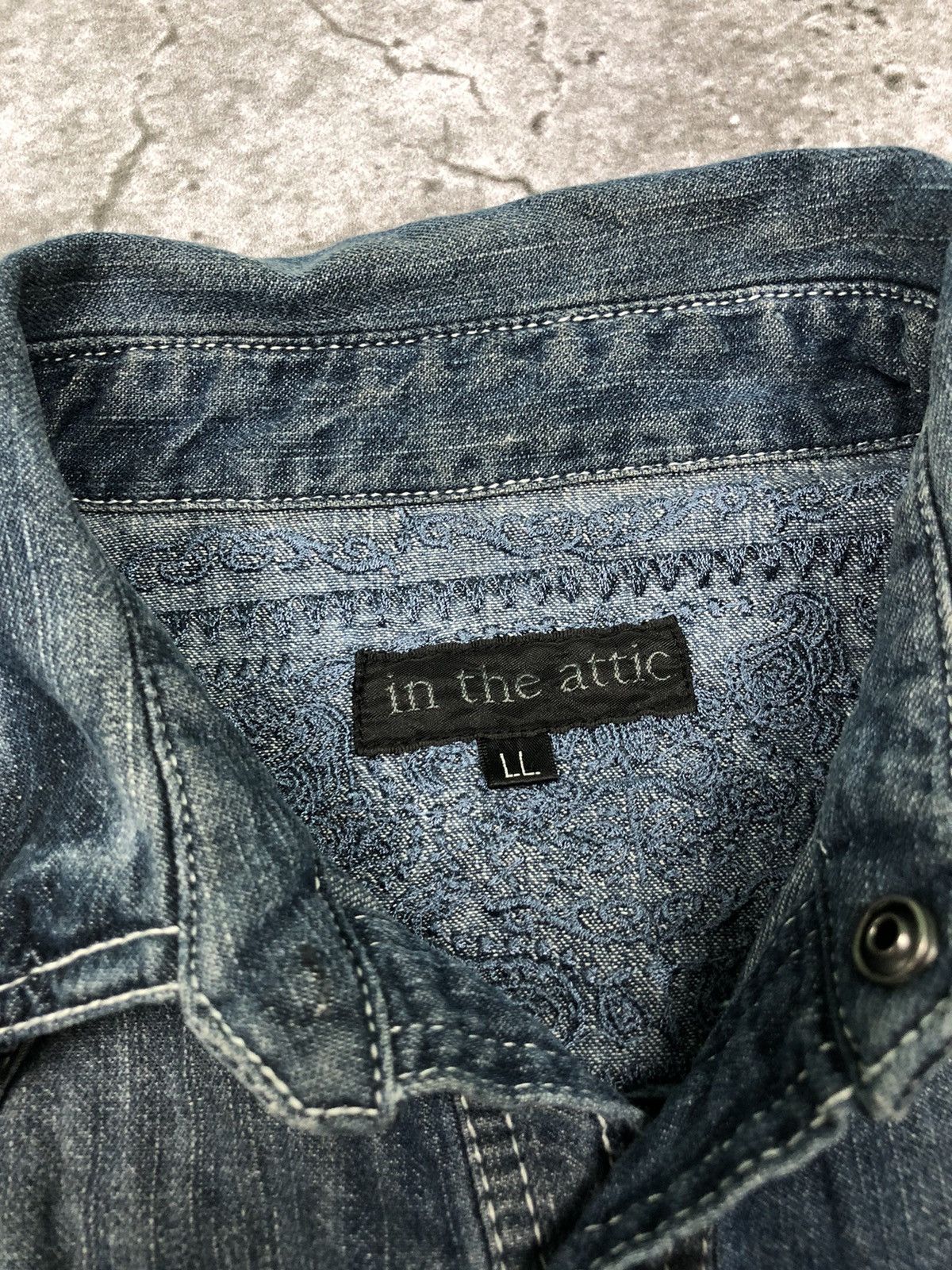 IN THE ATTIC DENIM RAW BUTTON SHIRT
