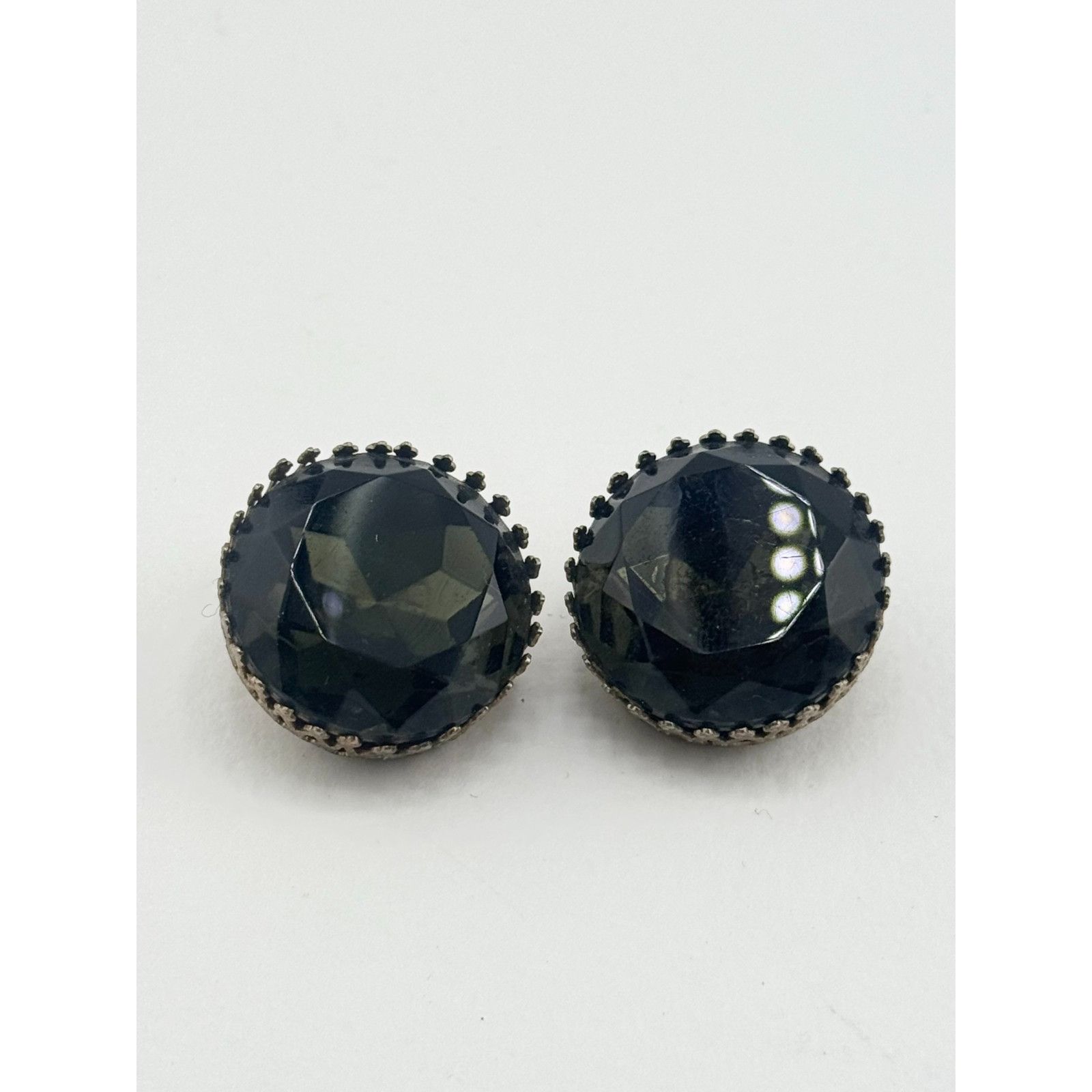 Vintage Vintage faceted glass rhinestone circle clip on earrings Size ONE SIZE - 5 Thumbnail
