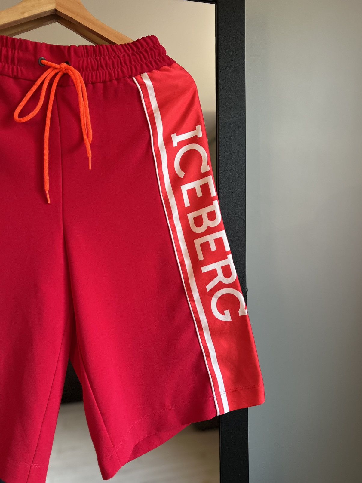 Iceberg Iceberg Big Logo Shorts Size US 38 / EU 54 - 3 Thumbnail