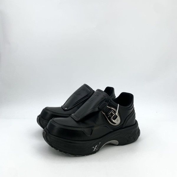 Louis Vuitton Louis Vuitton Black Leather Lifestyle Sneakers 0089 Size US 8 / EU 41 - 1 Thumbnail