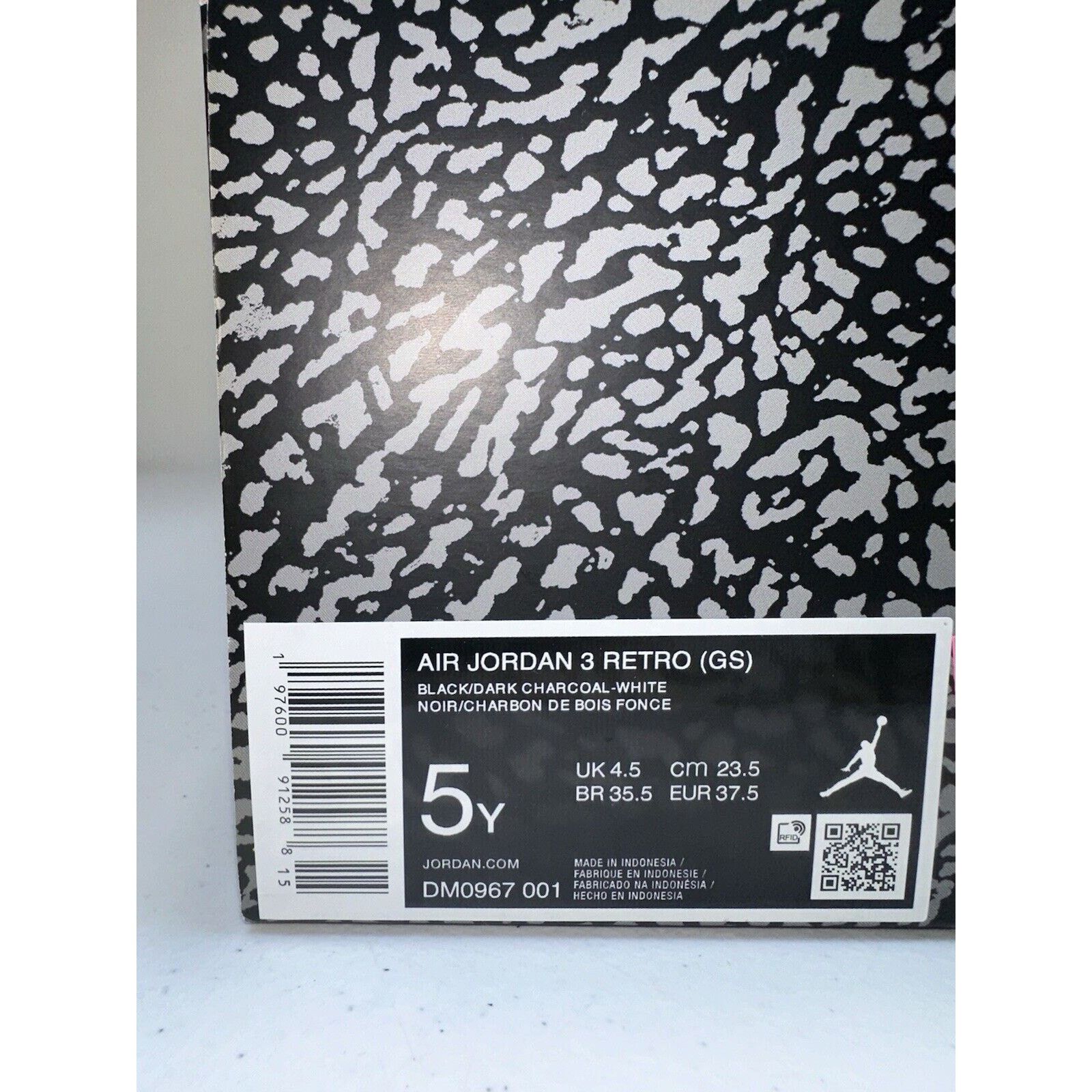 Nike Nike Air Jordan 3 Retro Black Cat DM0967-001 Size 5Y / W6.5 Size US 5 / EU 37 - 8 Thumbnail