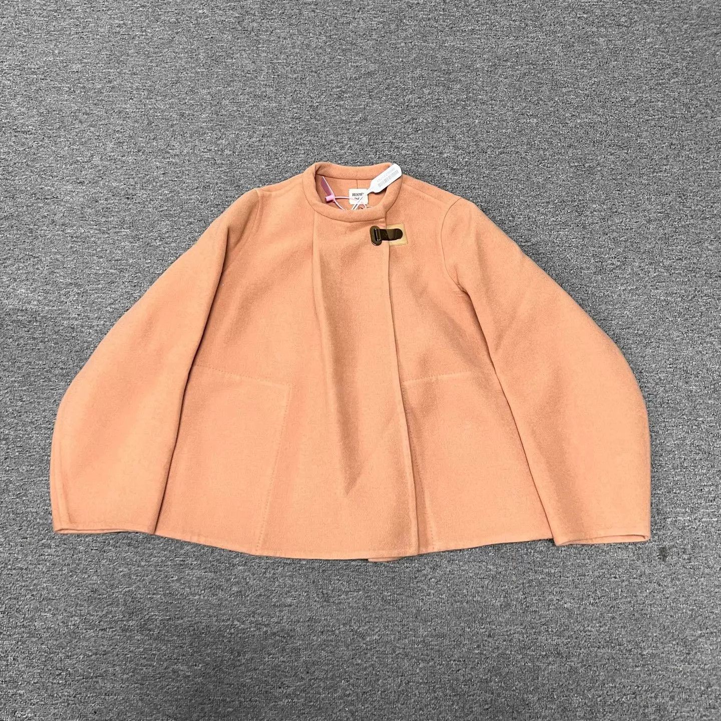 Hermes Hermes Blush Orange Cashmere Oversized Crewneck Coat Mint Size XS / US 0-2 / IT 36-38 - 1 Thumbnail