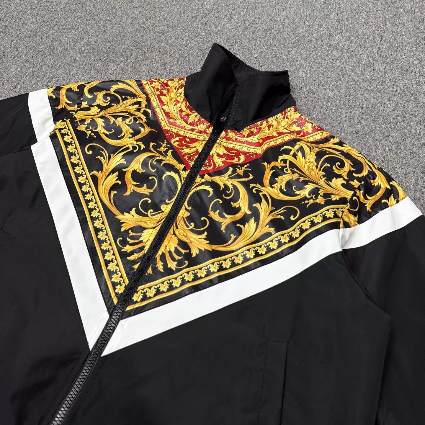 Versace Versace allover Baroque jacket unused 44M Size US S / EU 44-46 / 1 - 3 Thumbnail