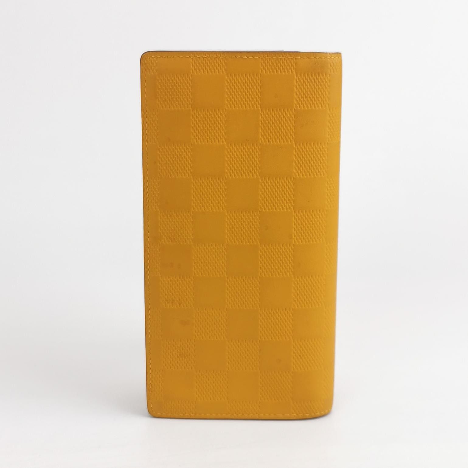 Louis Vuitton Louis Vuitton (LV) Brazza Cowhide Solid Checkerboard Bi-Fol Size ONE SIZE - 1 Thumbnail
