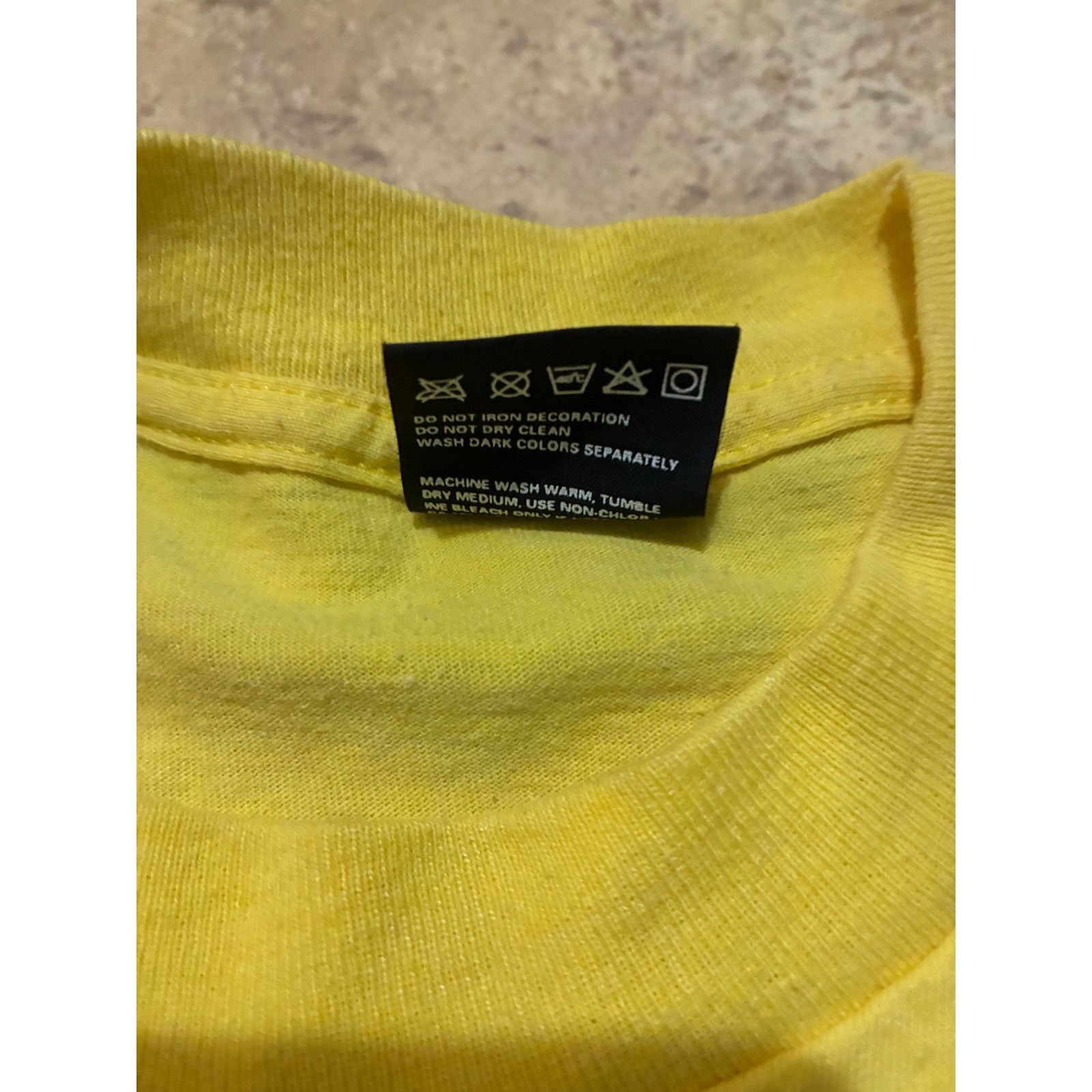 Fruit Of The Loom Vintage Yellow T-Shirt XL “Cold Before You Dig It” Size US XL / EU 56 / 4 - 1 Thumbnail