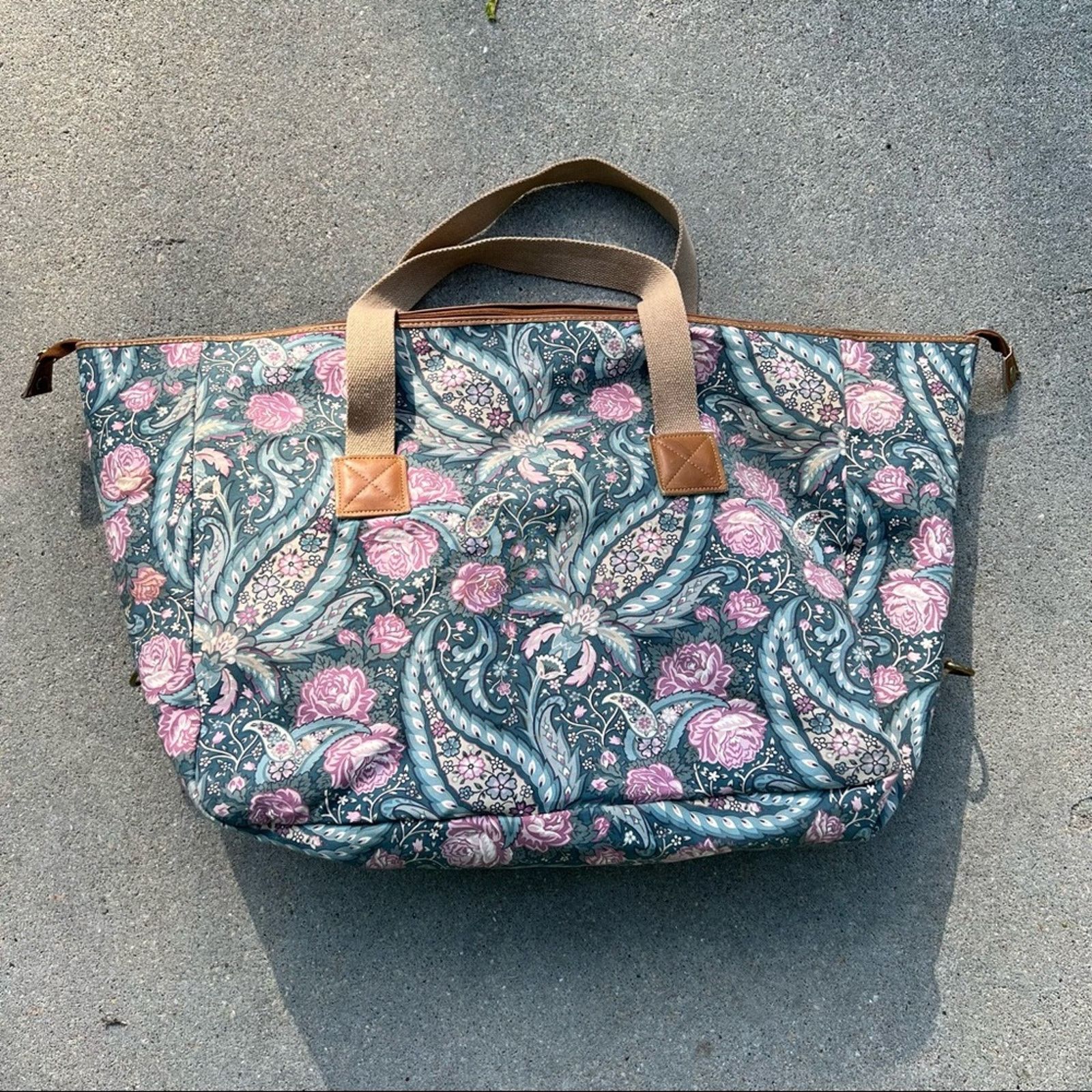 Vint. 90's Laura Ashley Floral Paisley Canvas Duffel Tote Bag in Pink, Women's