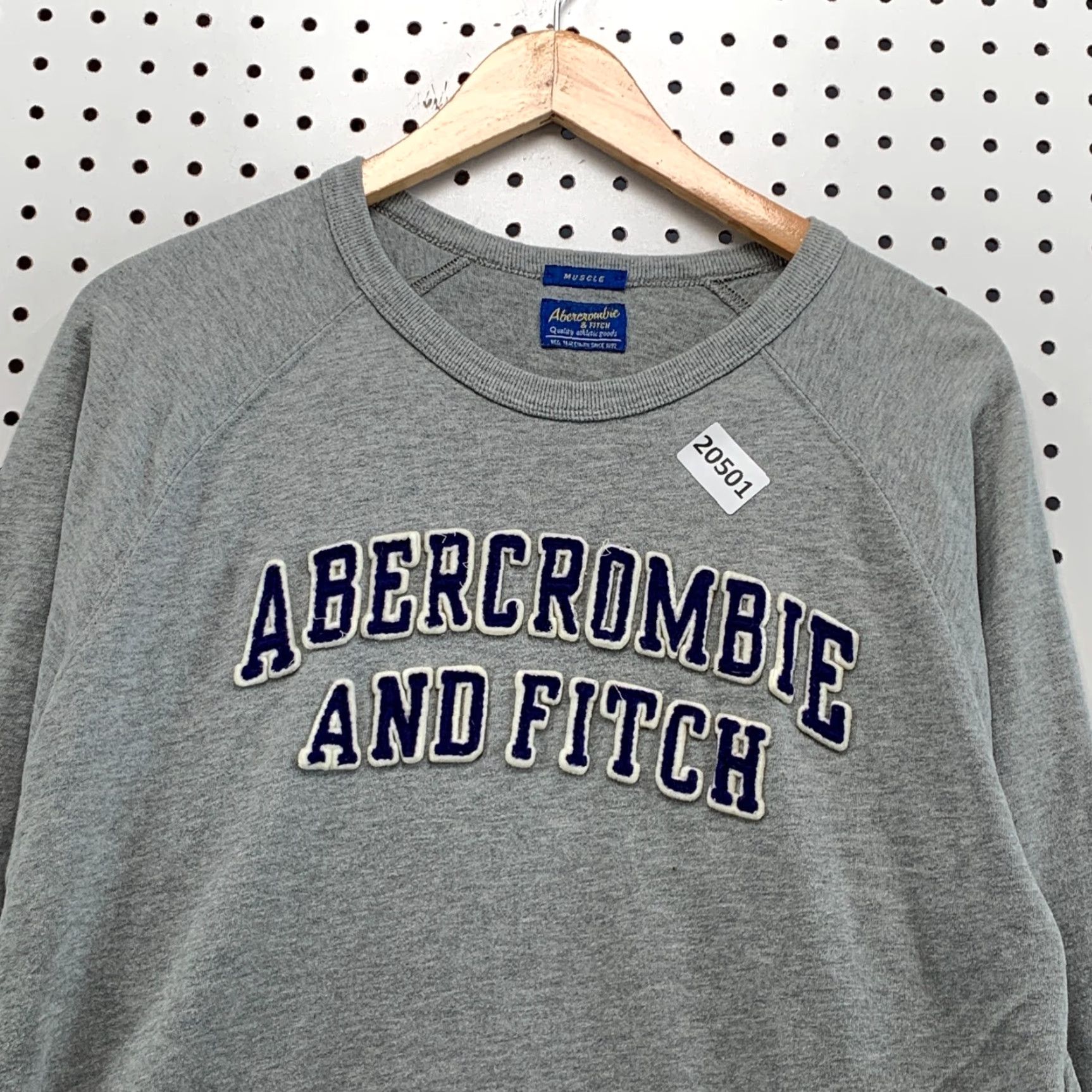 Abercrombie & Fitch VTG Abercrombie & Fitch Shirt Men Long Sleeve L Gray Embroidered Muscle 22.5x29.5 Mens Size US L / EU 52-54 / 3 - 5 Thumbnail