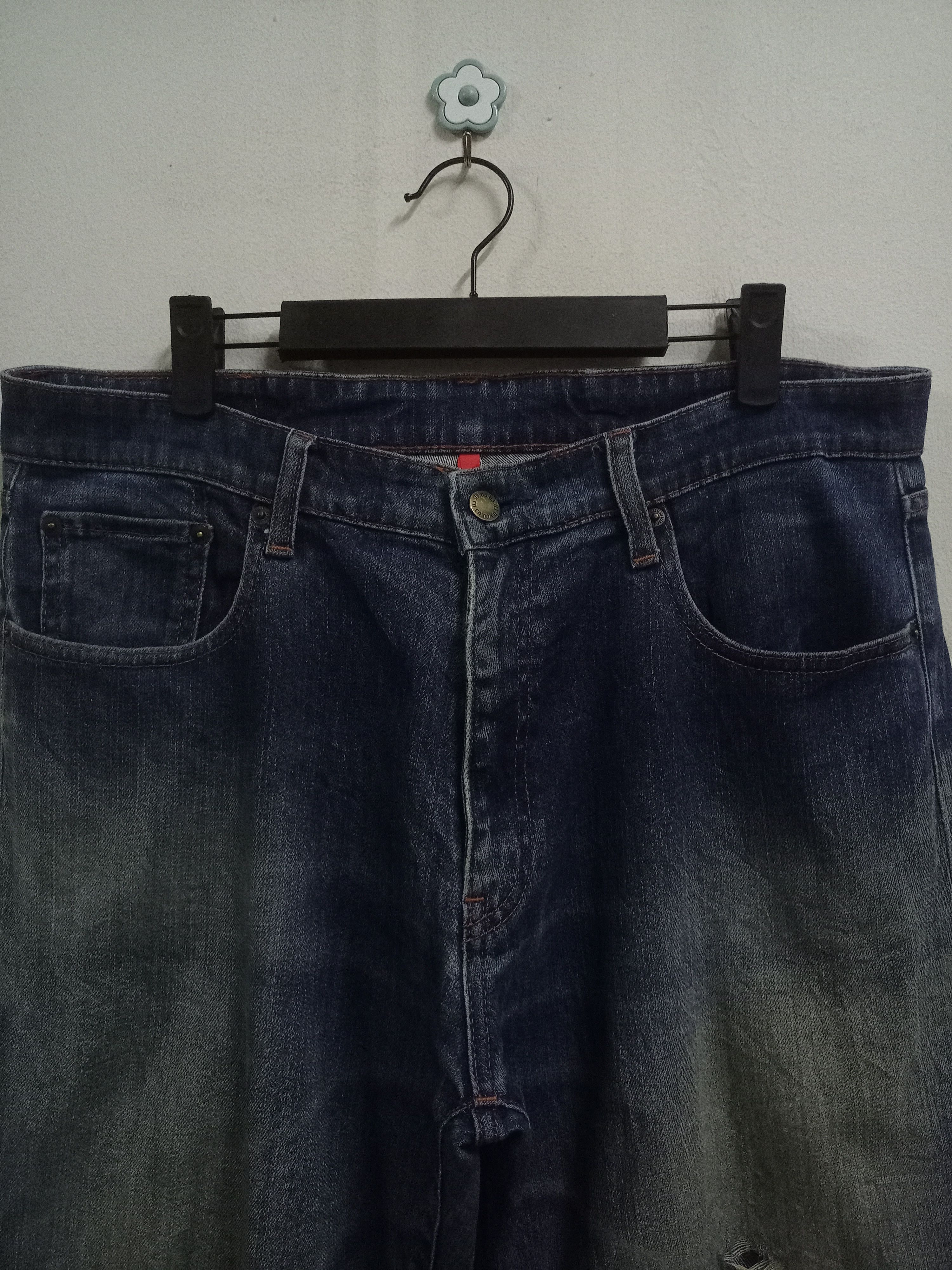 Japanese Brand × Uniqlo Vintage Japanese Uniqlo Mud Wash Baggy Jeans 35x29 Size US 35 - 4 Thumbnail