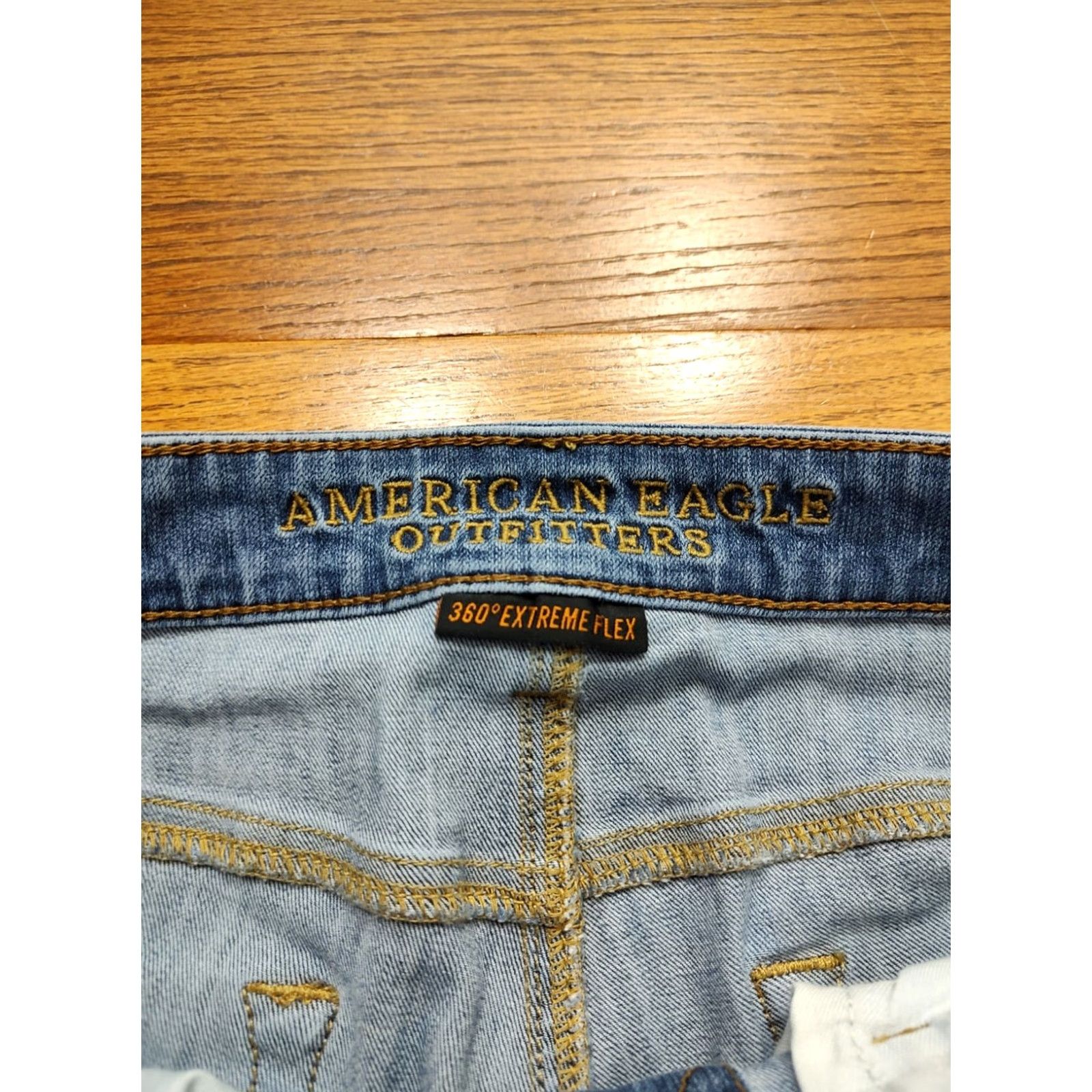 American Eagle Outfitters American Eagle Jeans Mens Slim Straight 32x32 Blue Denim 5-Pocket Logo Zipper Next Level Flex Slimming Stretch Regular Rise 10in Natural Light Wash Size US 32 / EU 48 - 4 Thumbnail