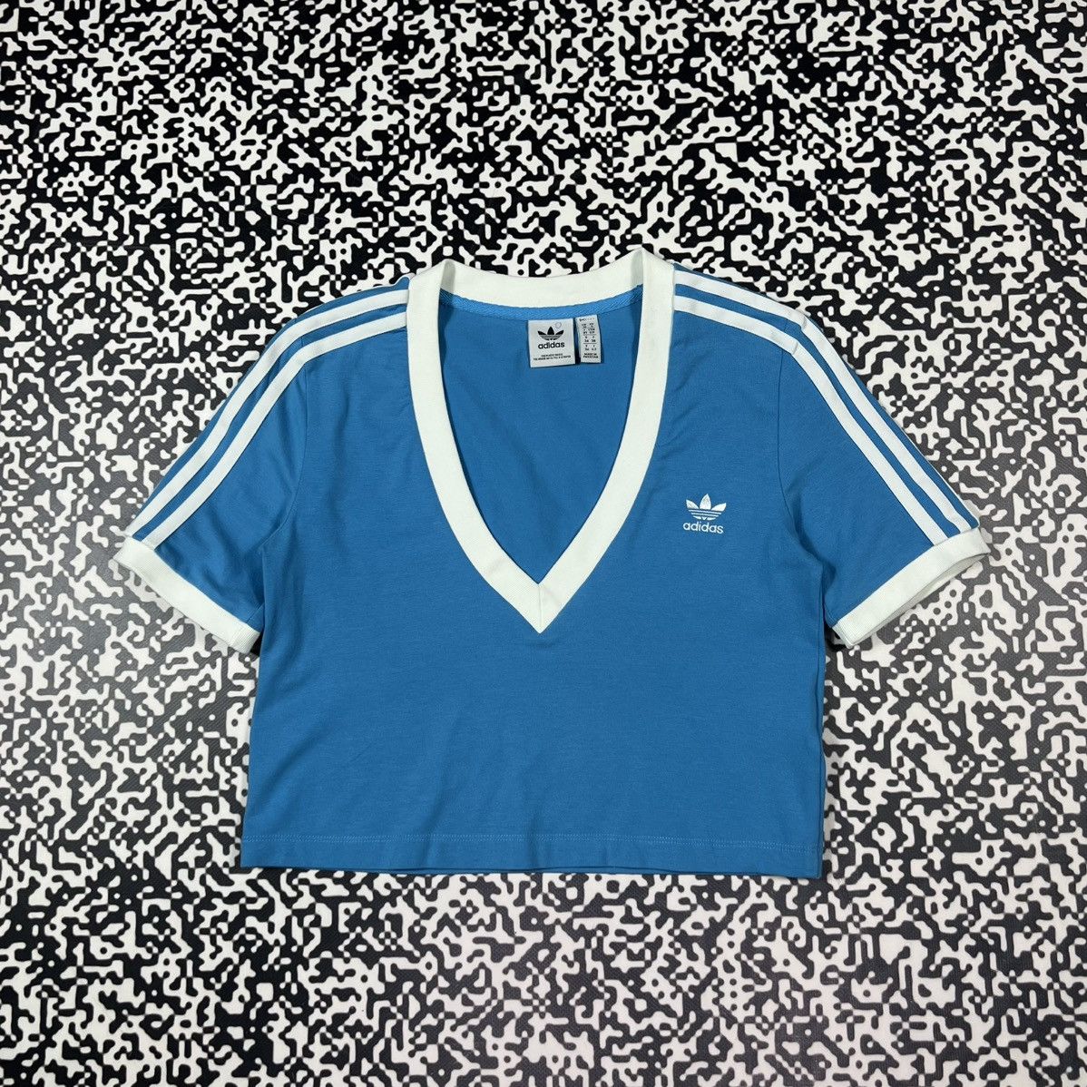 Adidas Vintage Y2K Adidas Retro V Neck Cropped T-shirt 90s Style Size S / US 4 / IT 40 - 3 Thumbnail