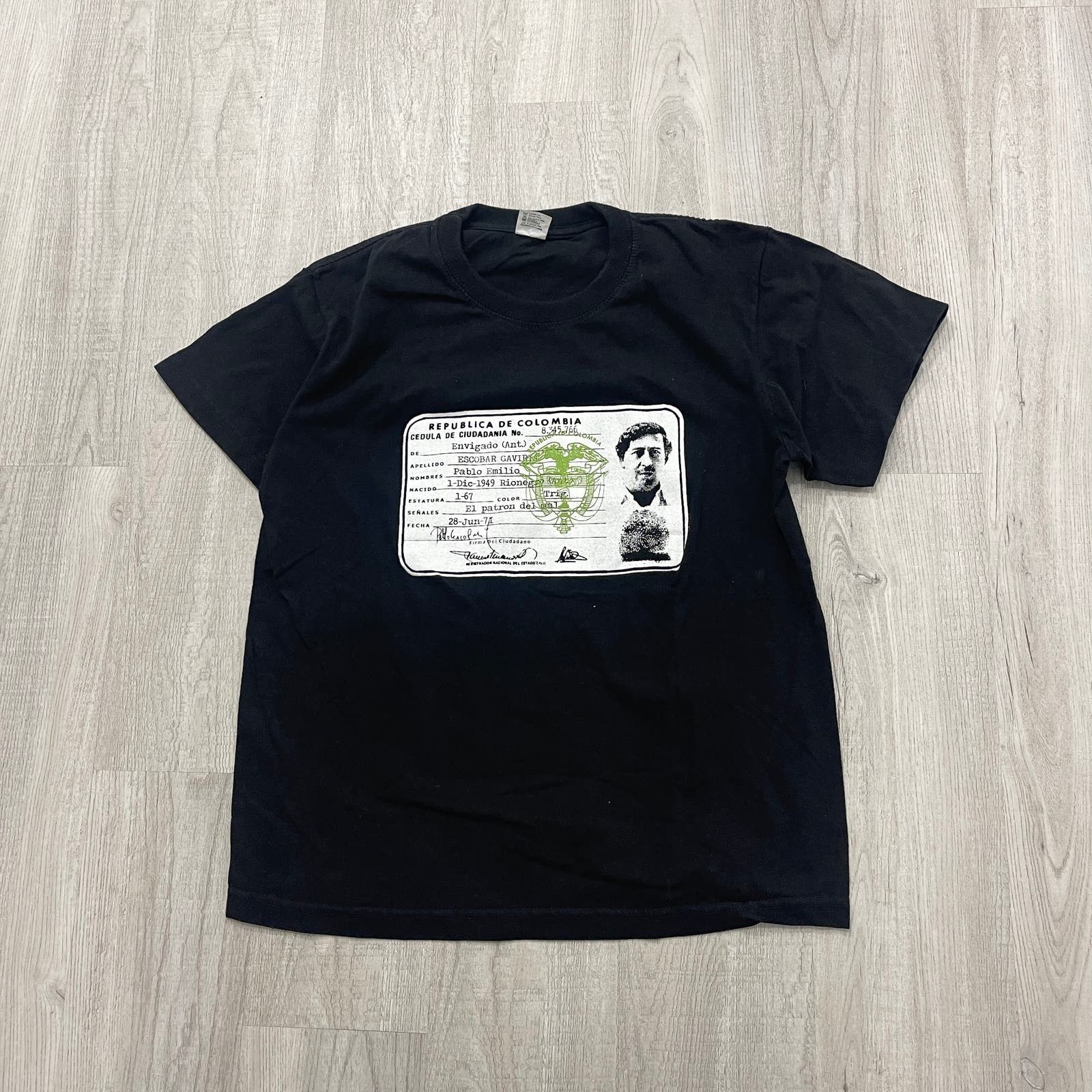 Vintage VINTAGE Y2K Pablo Escobar Cartel License Graphic Shirt Size US L / EU 52-54 / 3 - 1 Thumbnail