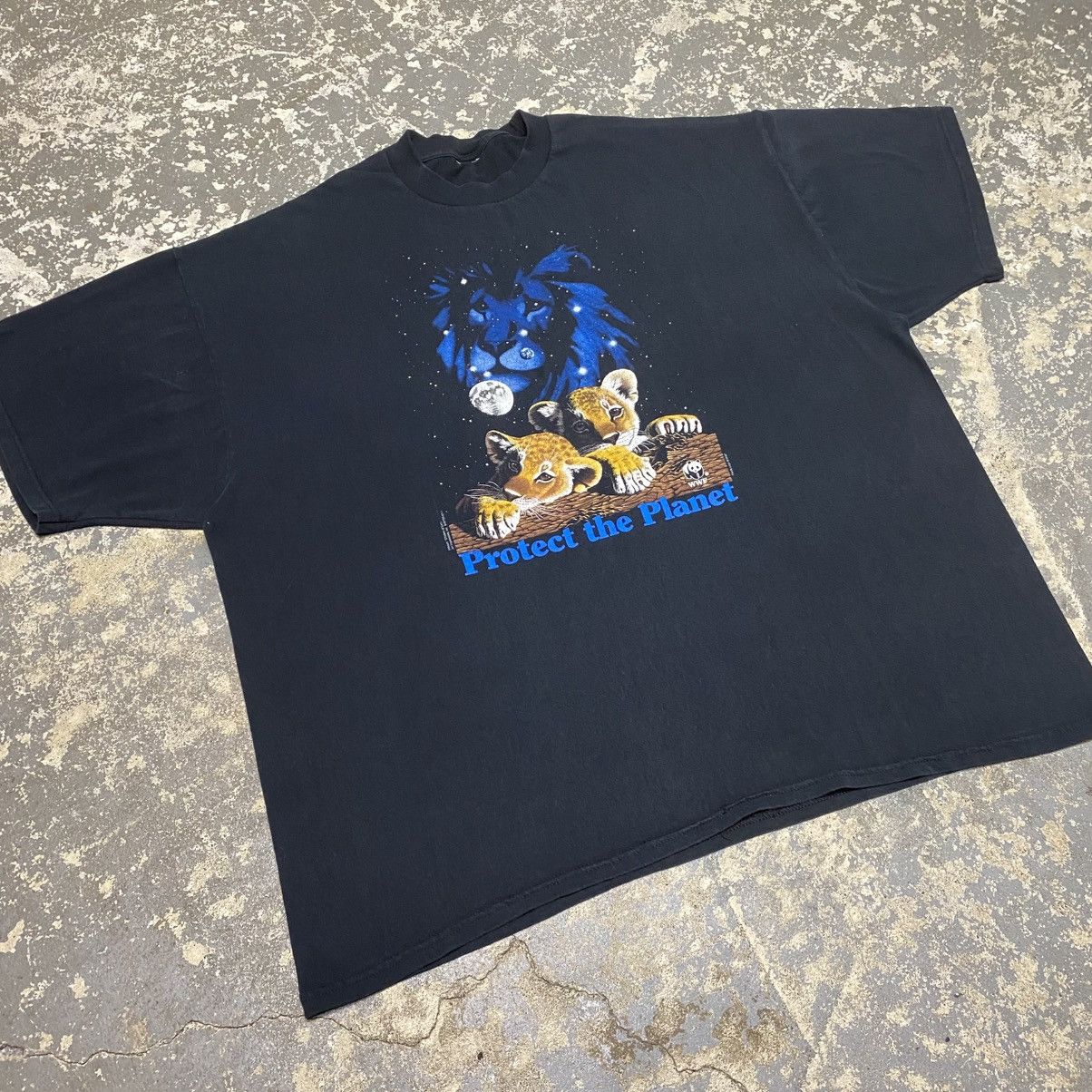 Other Vintage Protect The Planet Cubs Tiger Lion Space TShirt Size US XXL / EU 58 / 5 - 8 Thumbnail