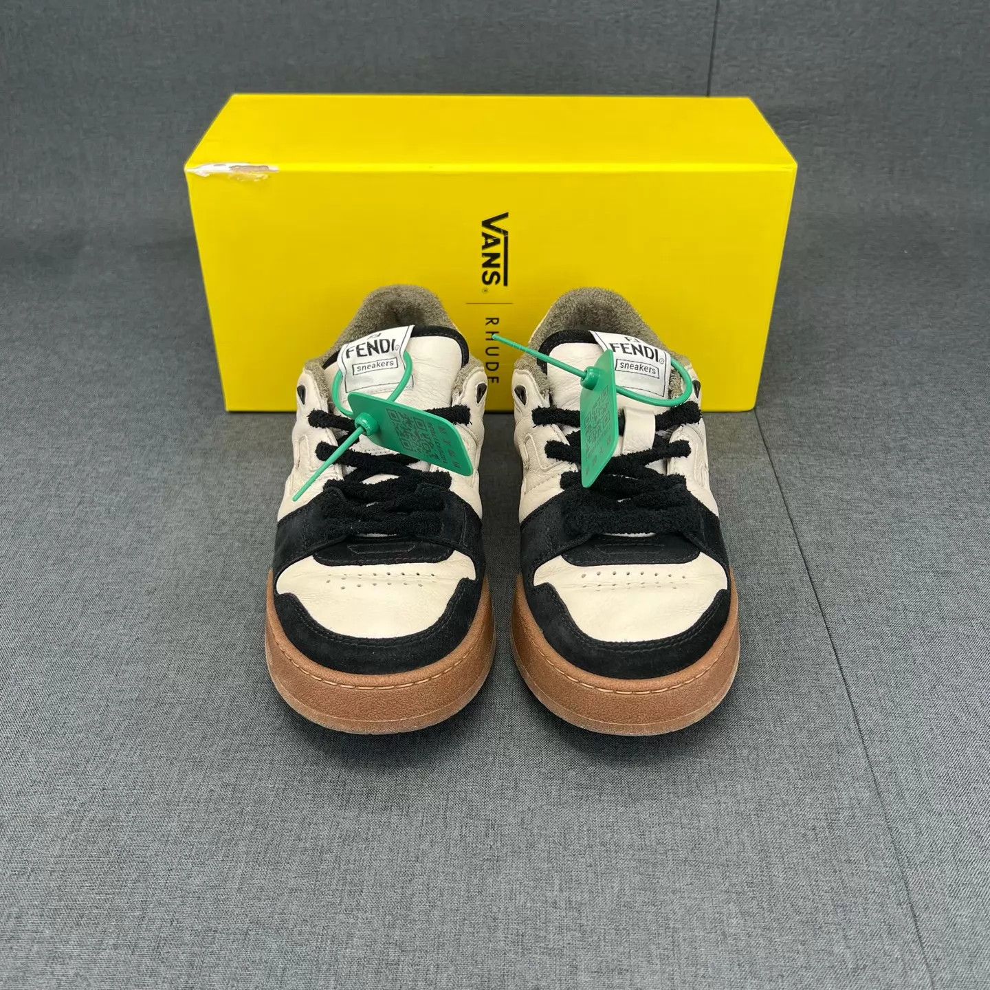 Fendi Fendi Match black and white size 37.5 like new Size US 7 / IT 37 - 5 Thumbnail