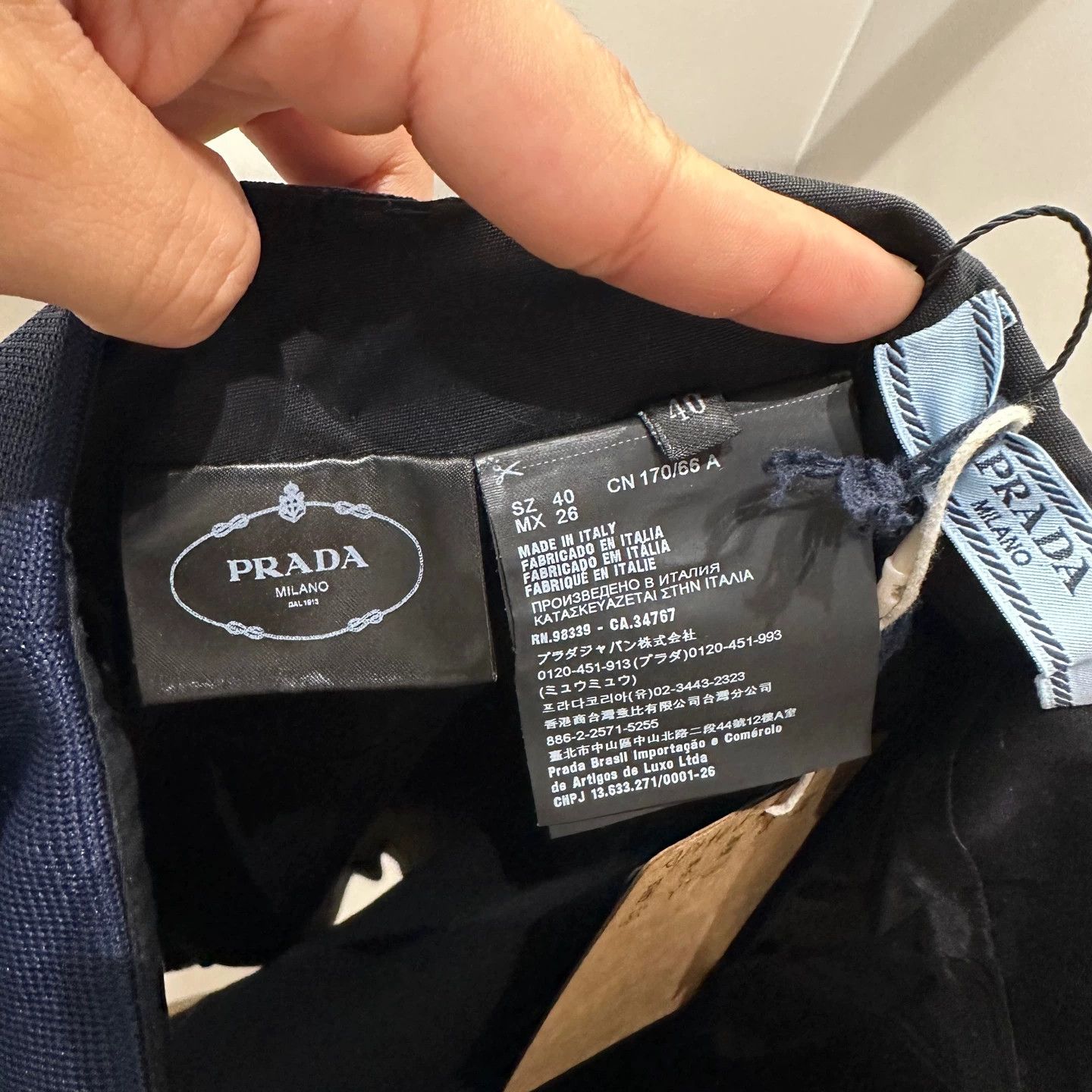 Prada Prada women's snowflake slogan belted skirt 40 Size 27" / US 4 / IT 40 - 4 Thumbnail