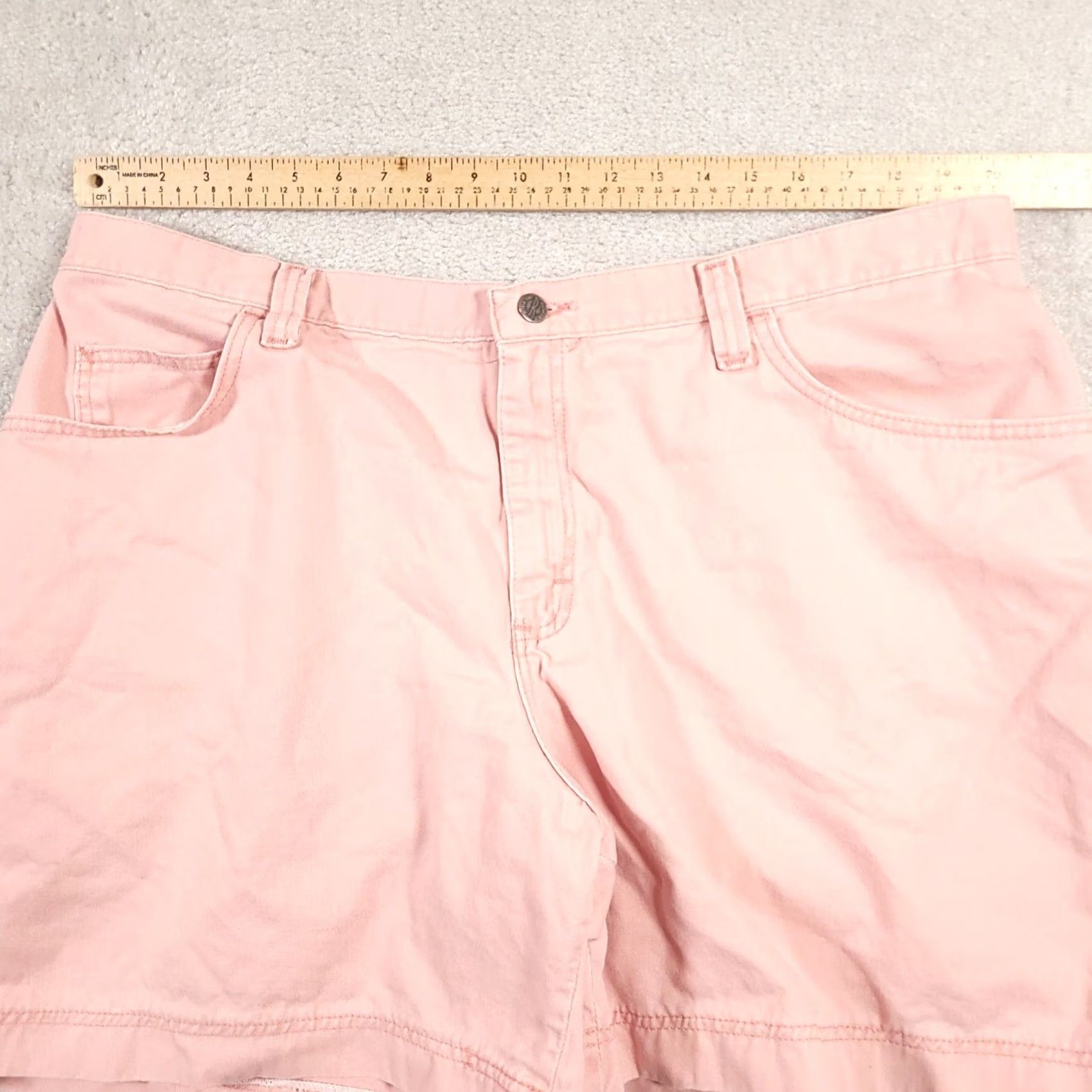 Lee VINTAGE Lee Riders Shorts Women's 22W M Pink Denim High-Rise Mom Denim Groovy 90s Boyfriend Style Womens Size 40" / US 18 - 6 Thumbnail