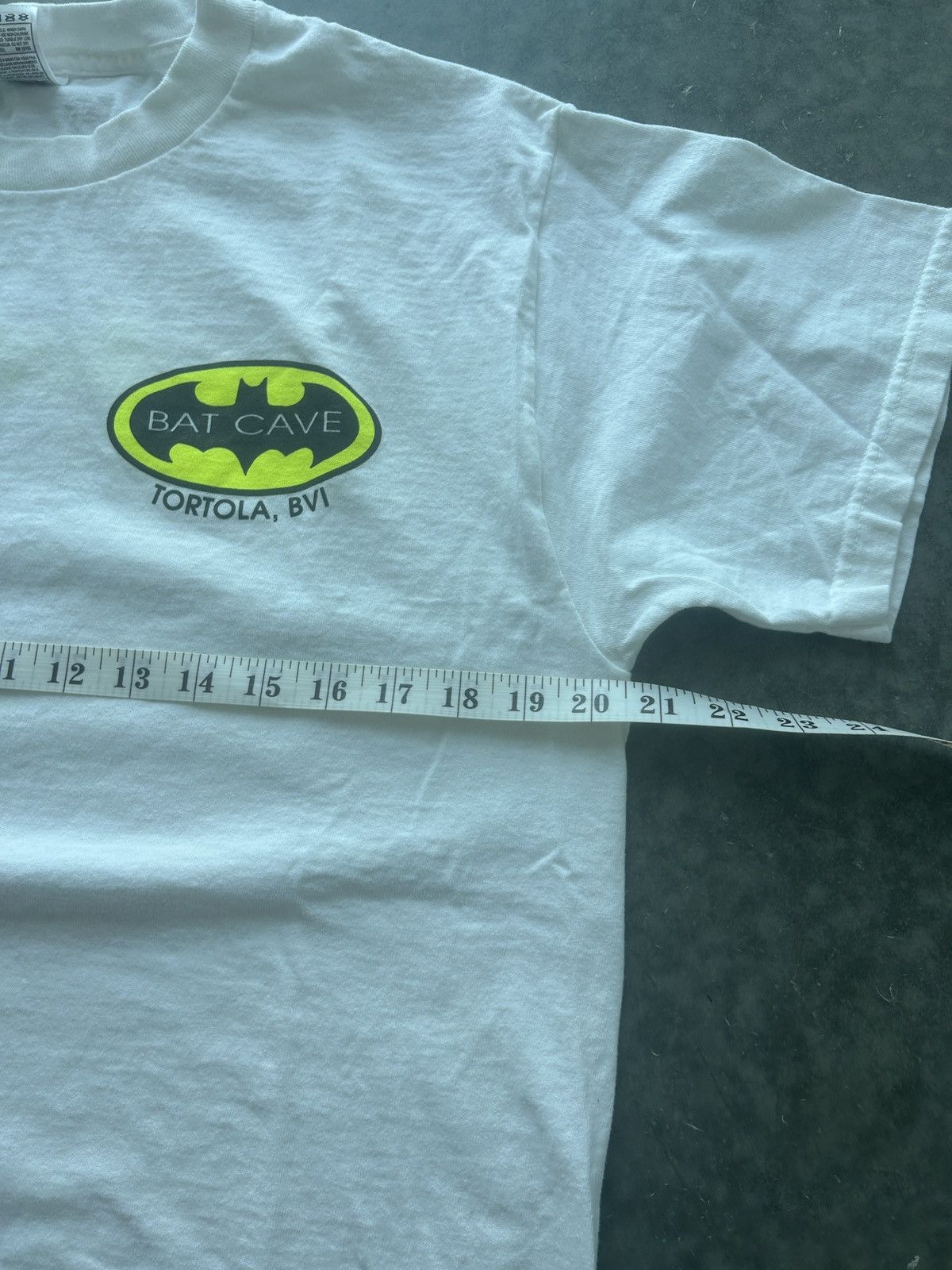 Vintage Vintage 90s Batcave Graphic Tee Size US M / EU 48-50 / 2 - 8 Thumbnail