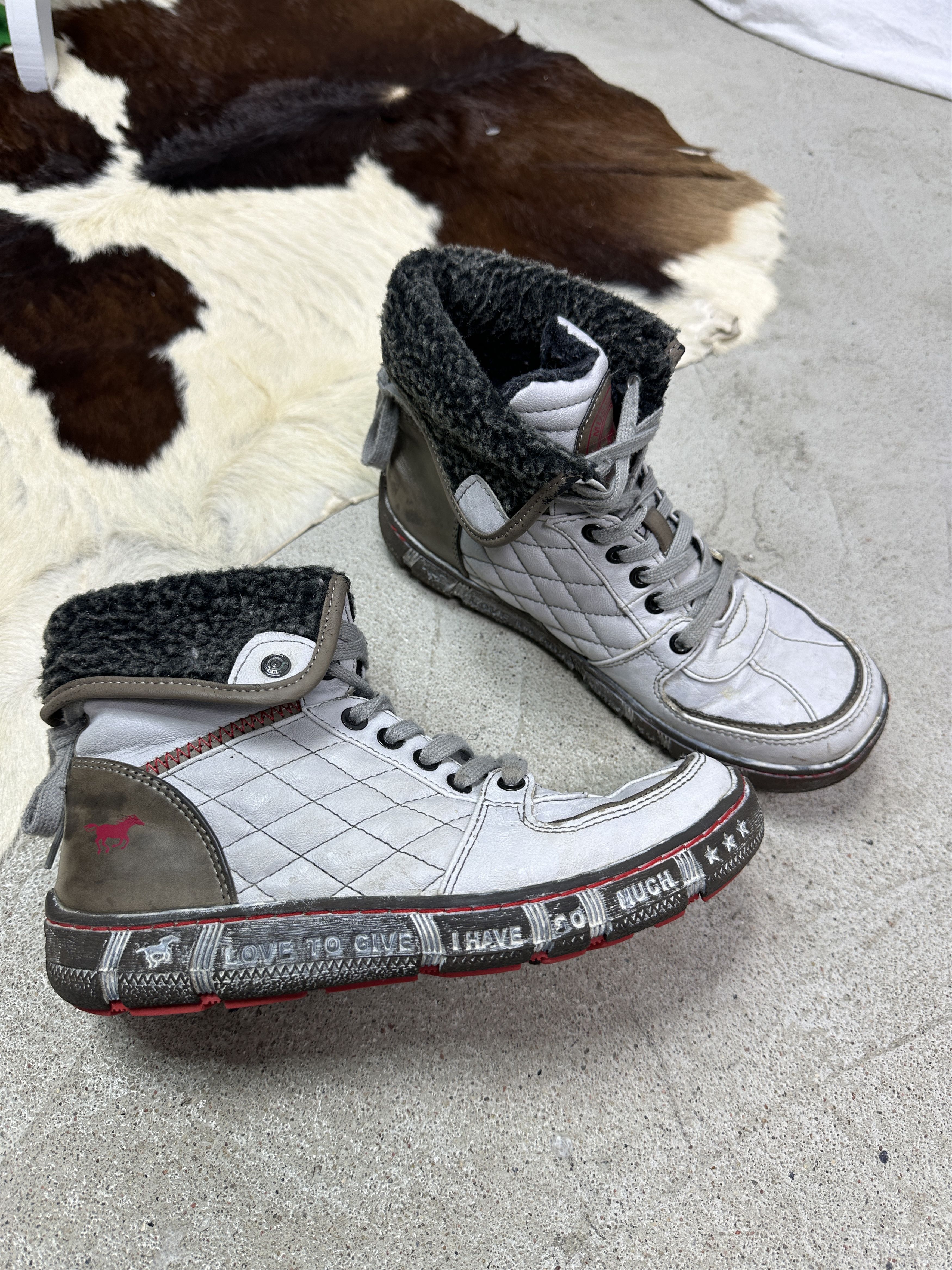 Mustang Vintage Sporty Streetwear Mustang Moto Sneakers Y2K Size US 6 / EU 39 - 1 Thumbnail