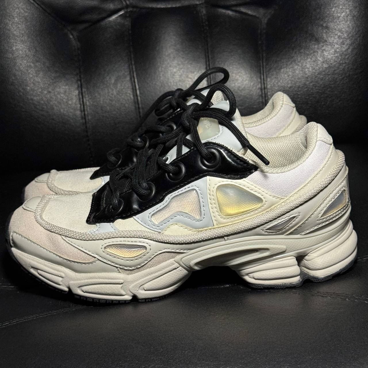 Adidas × Raf Simons Adidas Raf Simons Ozweego Cream White Size US 5 / EU 37 - 3 Thumbnail