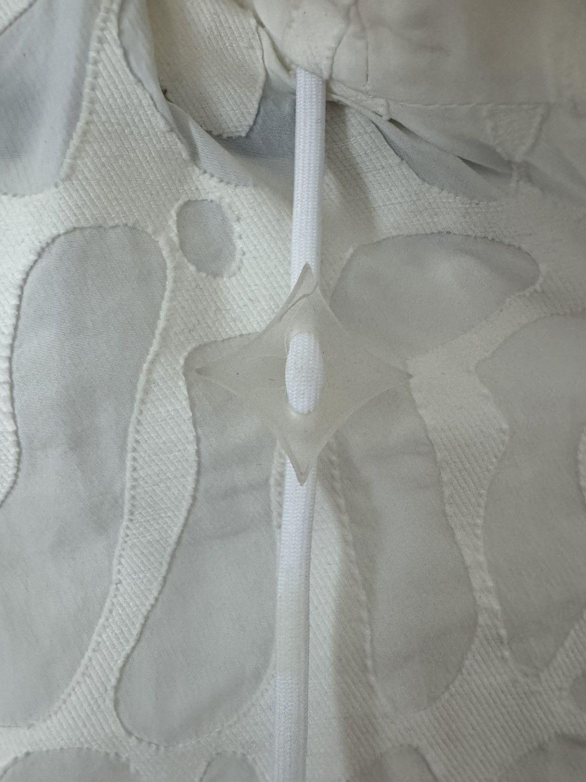 Louis Vuitton Louis Vuitton White Spellout Windbreaker Jacket – Size L Size US L / EU 52-54 / 3 - 4 Thumbnail