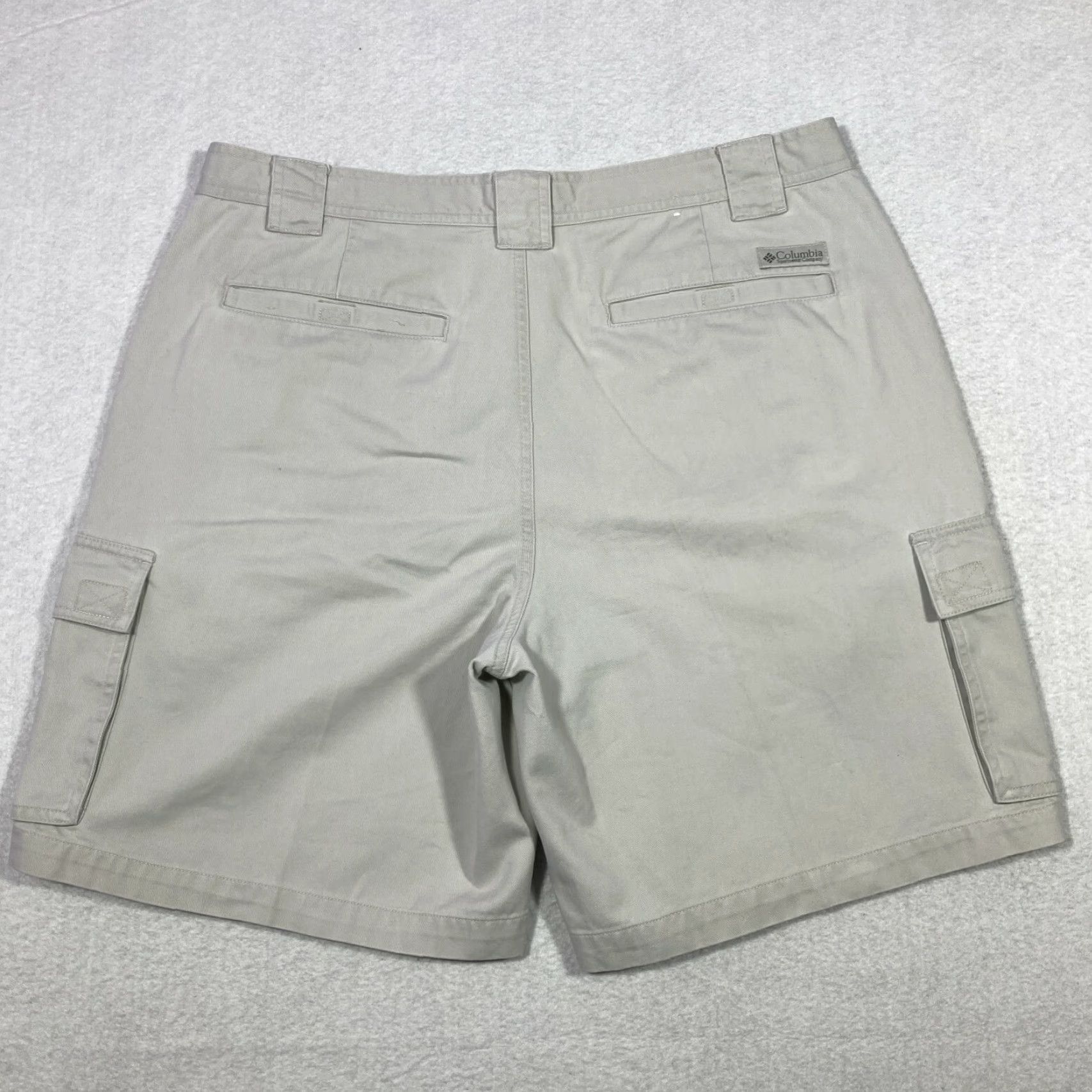 Vintage Columbia Mens Cargo Shorts Light Brown 38 USA Vintage Utility Hiking Slim Fit Cotton Canvas Belt Loops Pockets Crew N/A Size US 38 / EU 54 - 6 Thumbnail