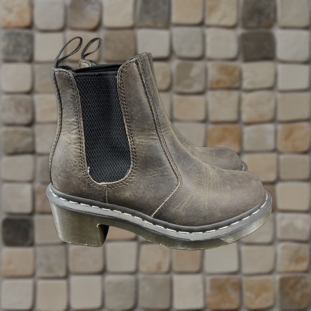 VINTAGE Dr Martens Chelsea Boots Women Size US Leather Brown