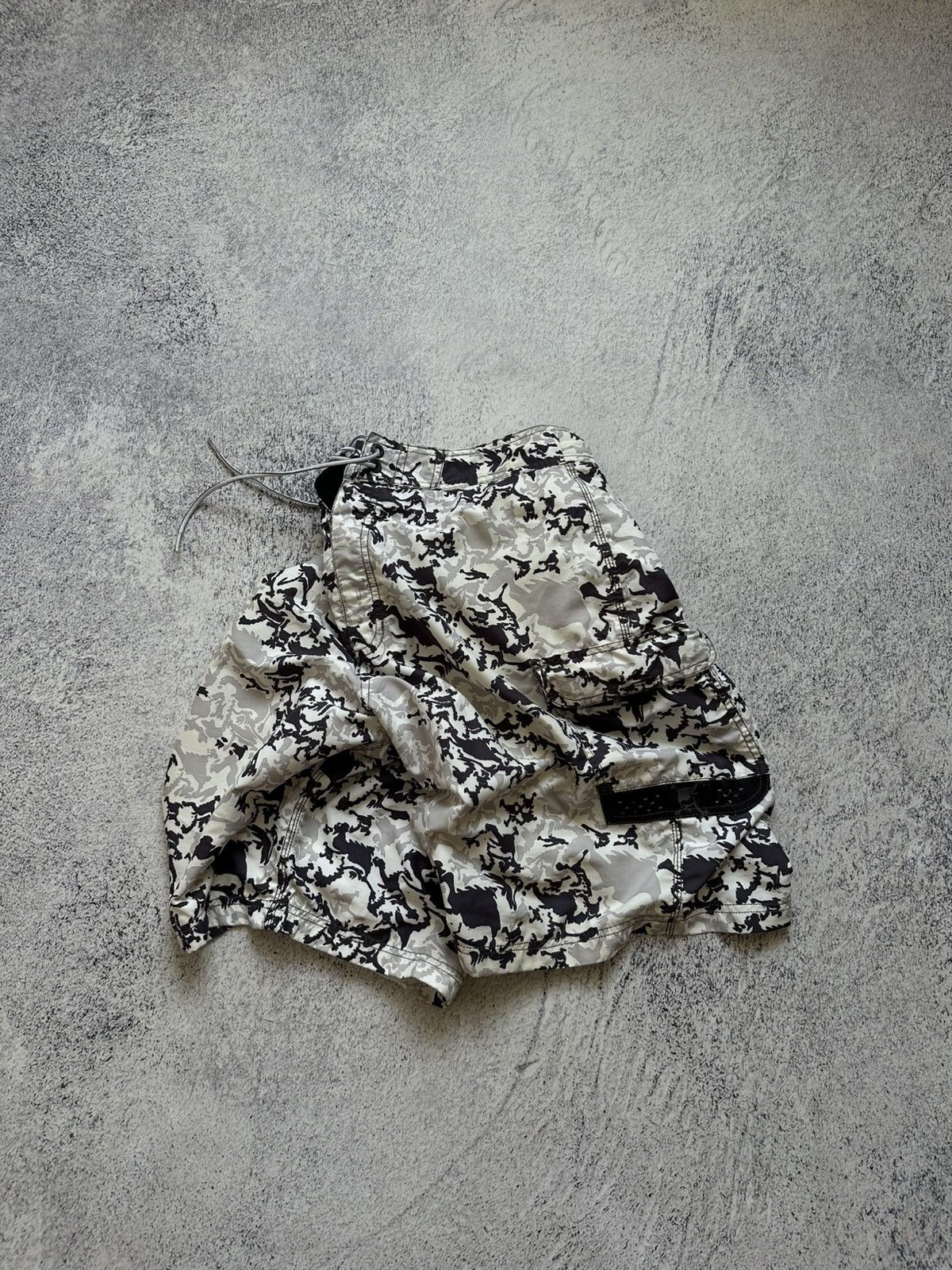 Oakley Vintage Oakley Multilogo Camo Swim Shorts Size 32 Size US 32 / EU 48 - 1 Thumbnail