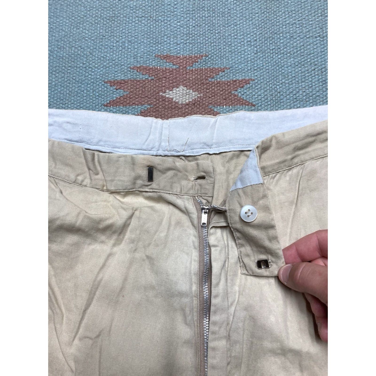 Vintage VINTAGE 70s Lightweight Cotton Shorts Beige Khaki Tan Casual Men’s 33 Short Pants Beige Mens Size US 33 - 4 Thumbnail
