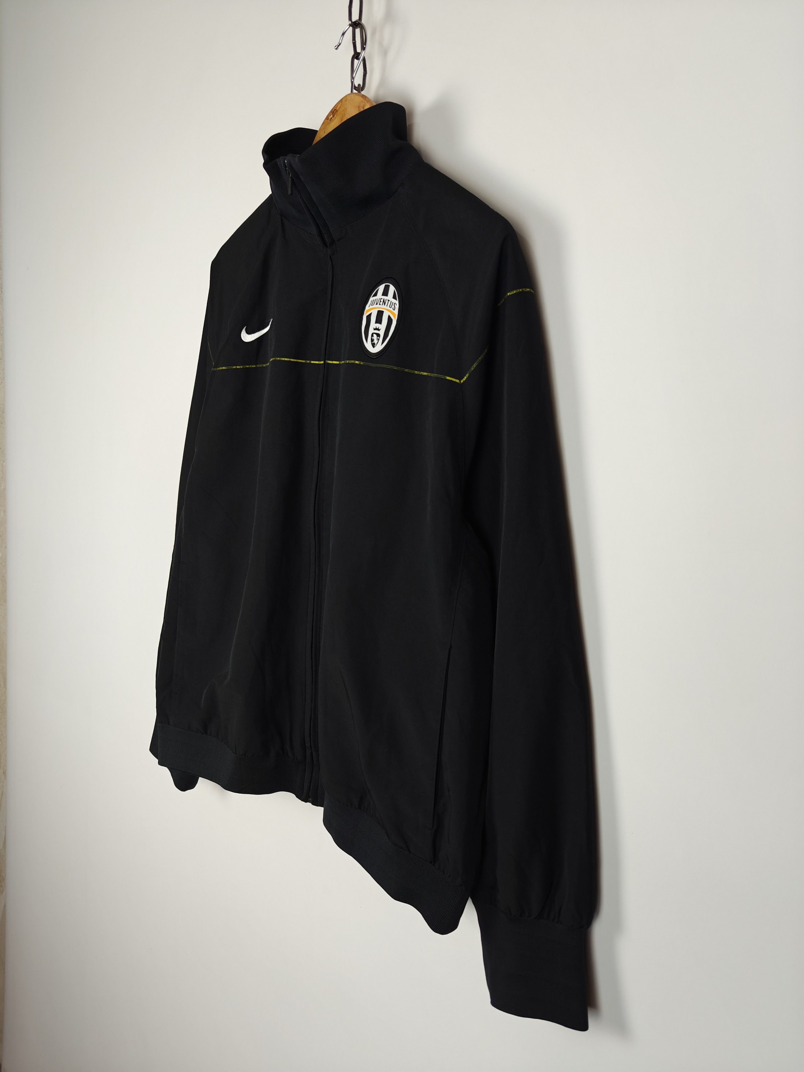 Nike Nike x Juventus Track Top Zip Jacket Black VTG size L Size US L / EU 52-54 / 3 - 5 Thumbnail