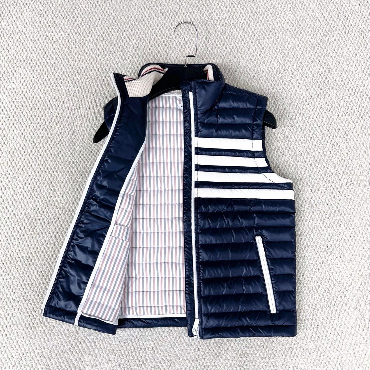 Thom Browne Thom Browne Navy Stripe Shiny Down Vest Size US M / EU 48-50 / 2 - 5 Thumbnail