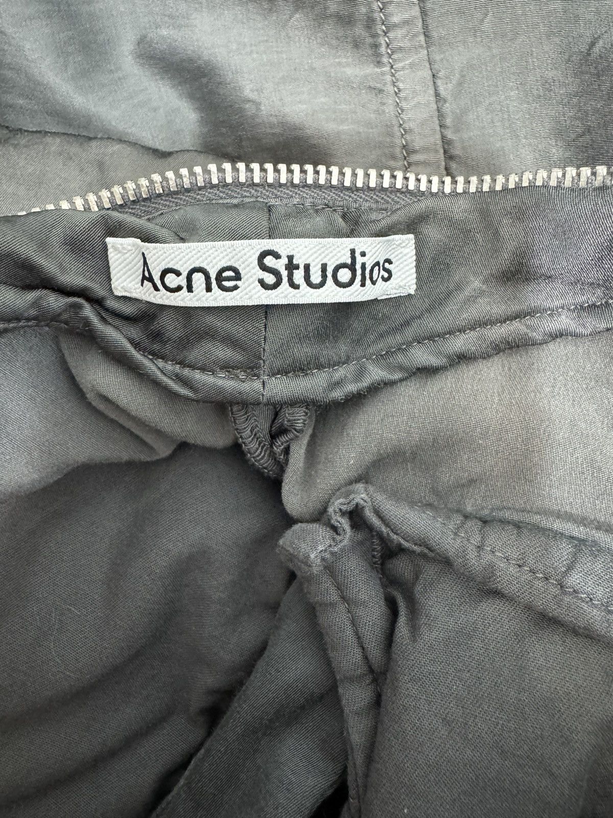 Acne Studios EUC Acne Studios Dusty Grey Satin Cargo Pants Size 28" / US 6 / IT 42 - 11 Thumbnail