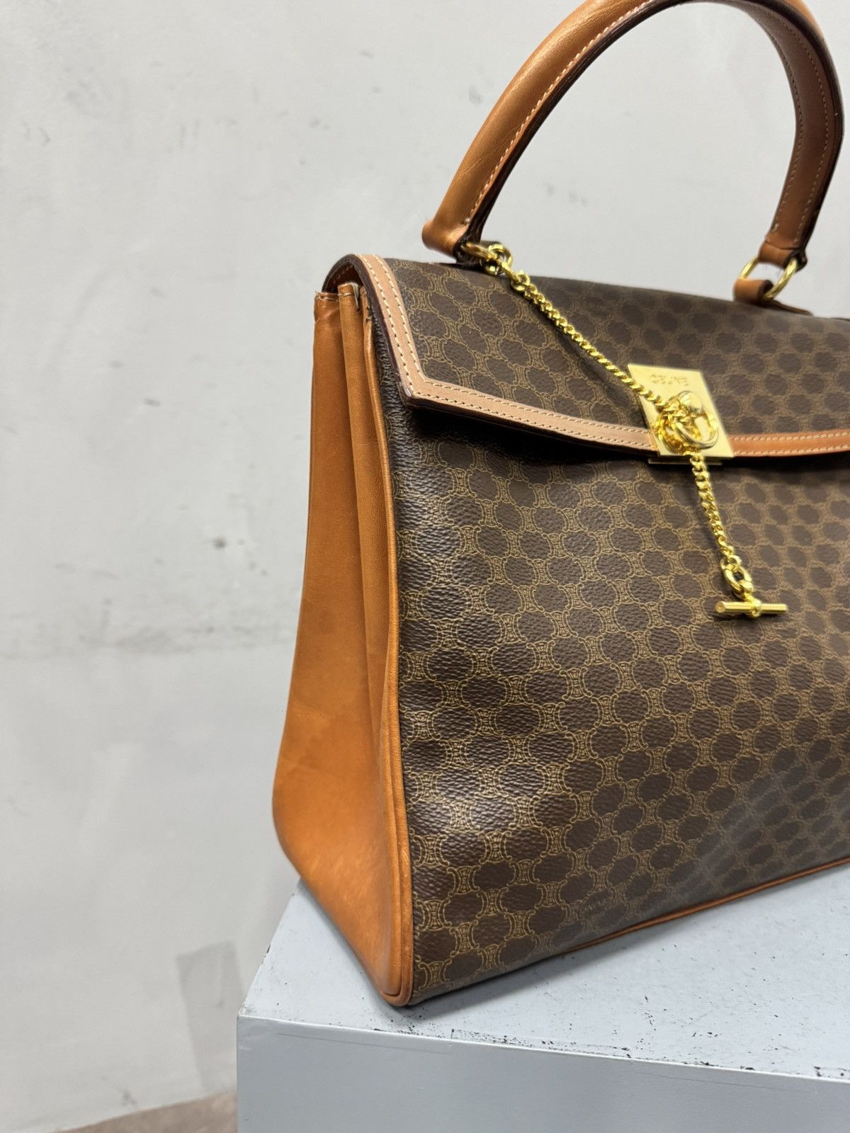 Celine Monogram Celine Leather hand bag luxury Size ONE SIZE - 2 Thumbnail