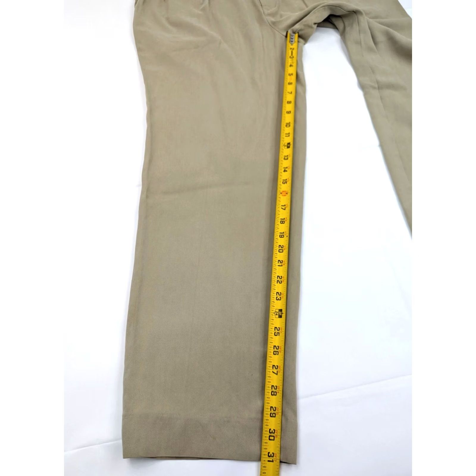 Tommy Bahama Tommy Bahama Pants Silk Pleated Beige Tan Golf 100% 38 (Fits 37x31) Men’s Size US 37 - 4 Thumbnail