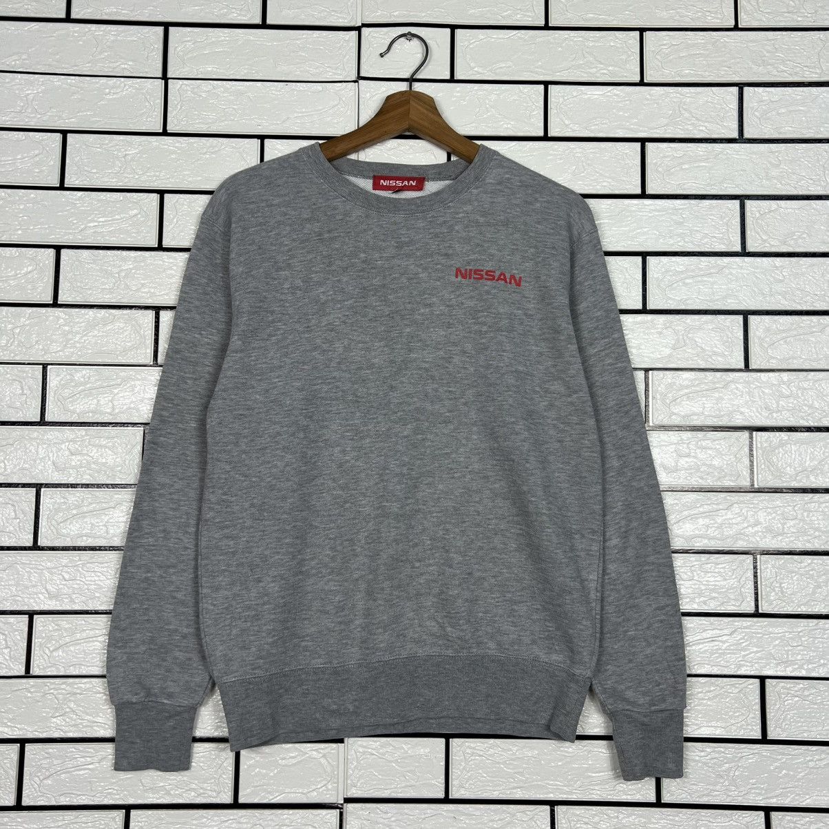 Nissan Vintage NISSAN Small Logo Crewneck Sweatshirt #4068-C185 Size US M / EU 48-50 / 2 - 1 Thumbnail