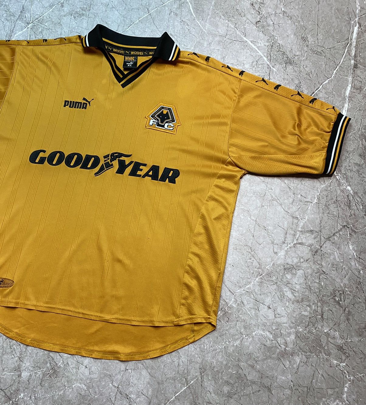 Puma × Vintage Vintage 1996 Wolverhampton Soccer Jersey Size XL Size US XL / EU 56 / 4 - 4 Thumbnail